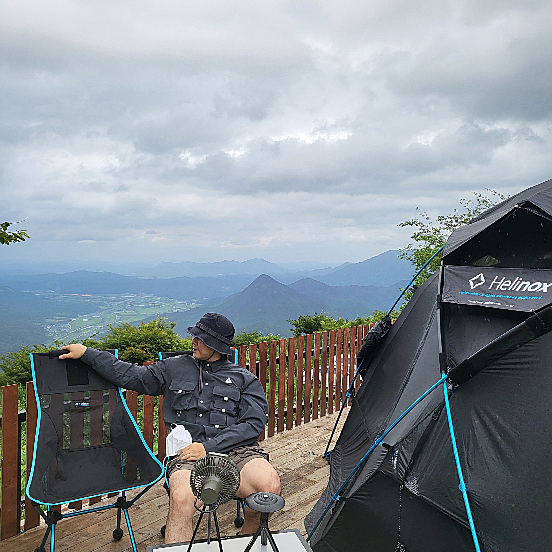 Helinox Nona Dome 4.0 Black, Nike ACG Dri-Fit UV Devastation Trail Shirt Dark Smoke Grey - Asia 착용 스타일