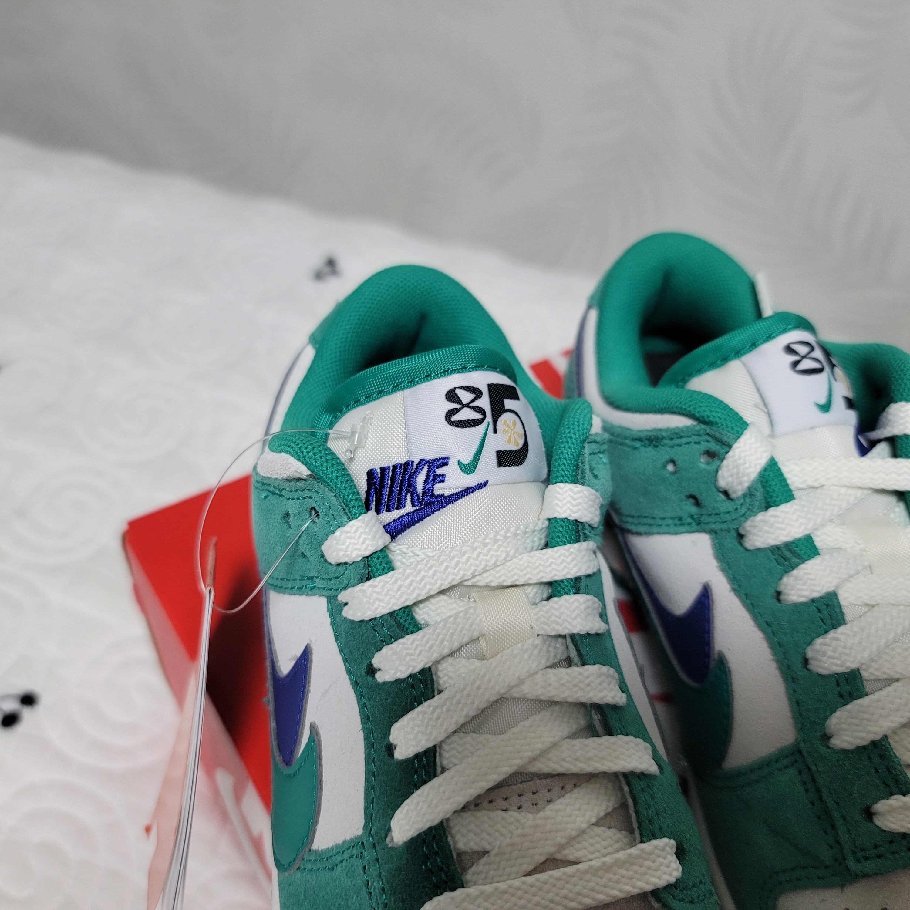(W) Nike Dunk Low SE 85 Neptune Green and Sail 착용 스타일 - 3
