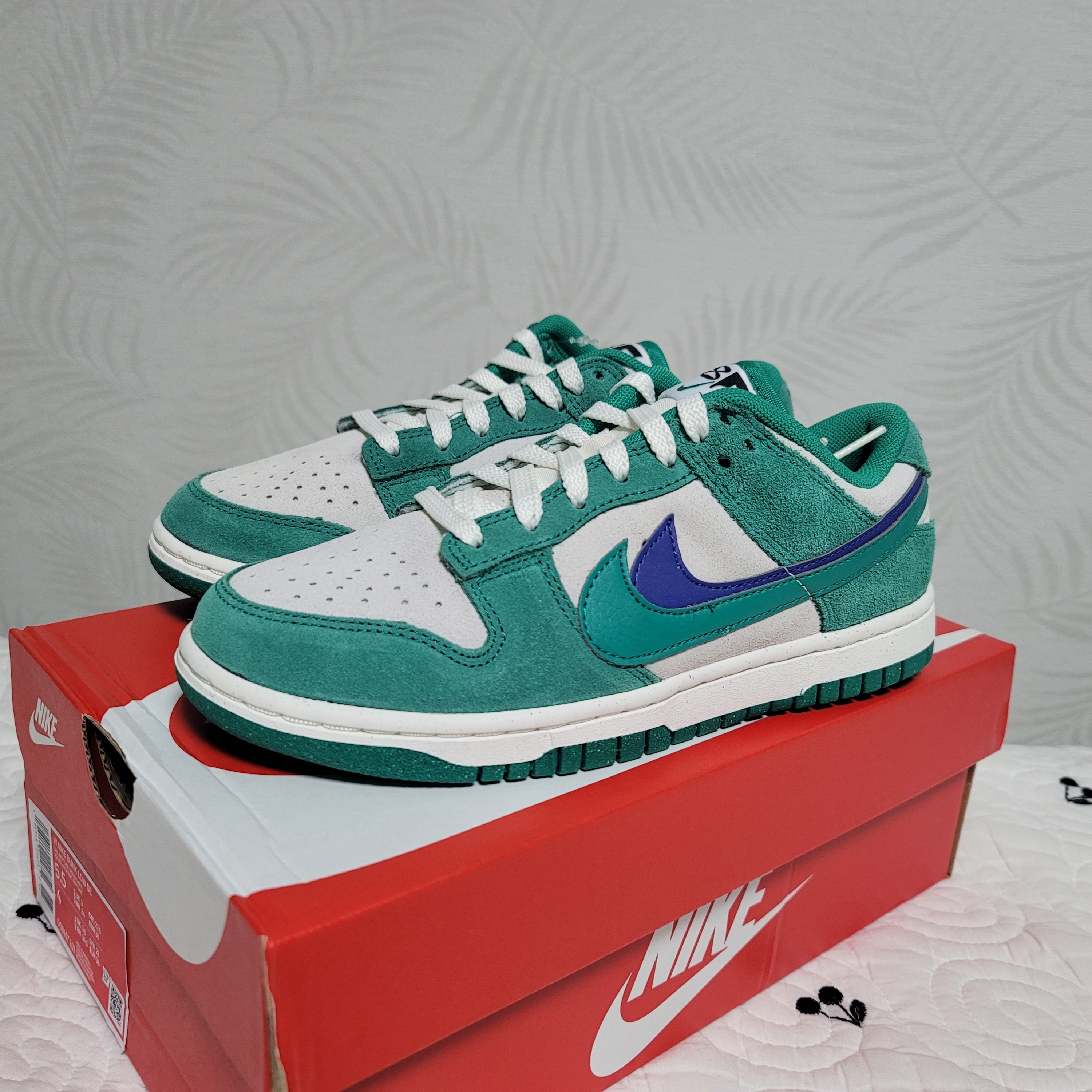 (W) Nike Dunk Low SE 85 Neptune Green and Sail 착용 스타일 - 1