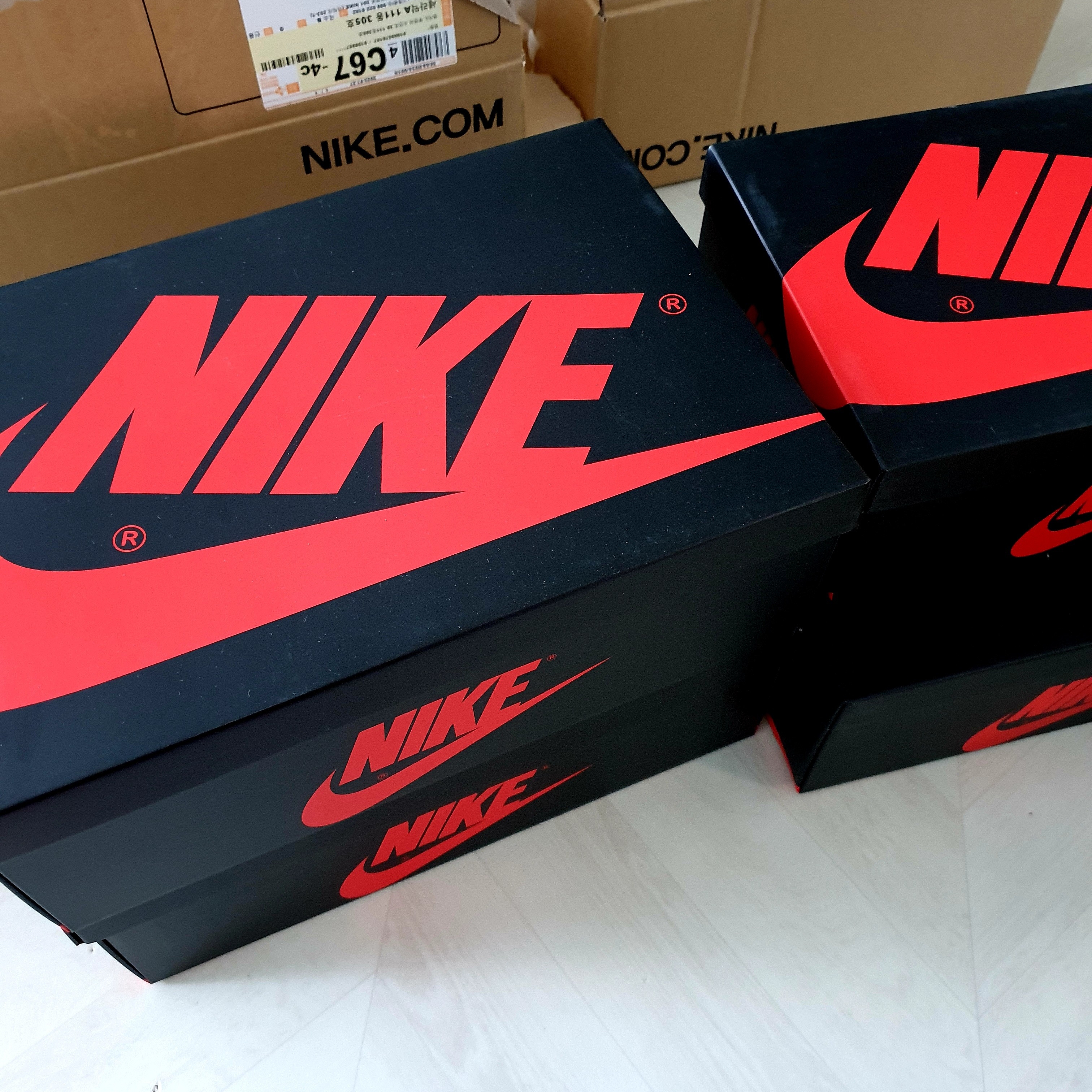 Jordan 1 Retro Low OG Black and Dark Powder Blue 착용 스타일 - 2