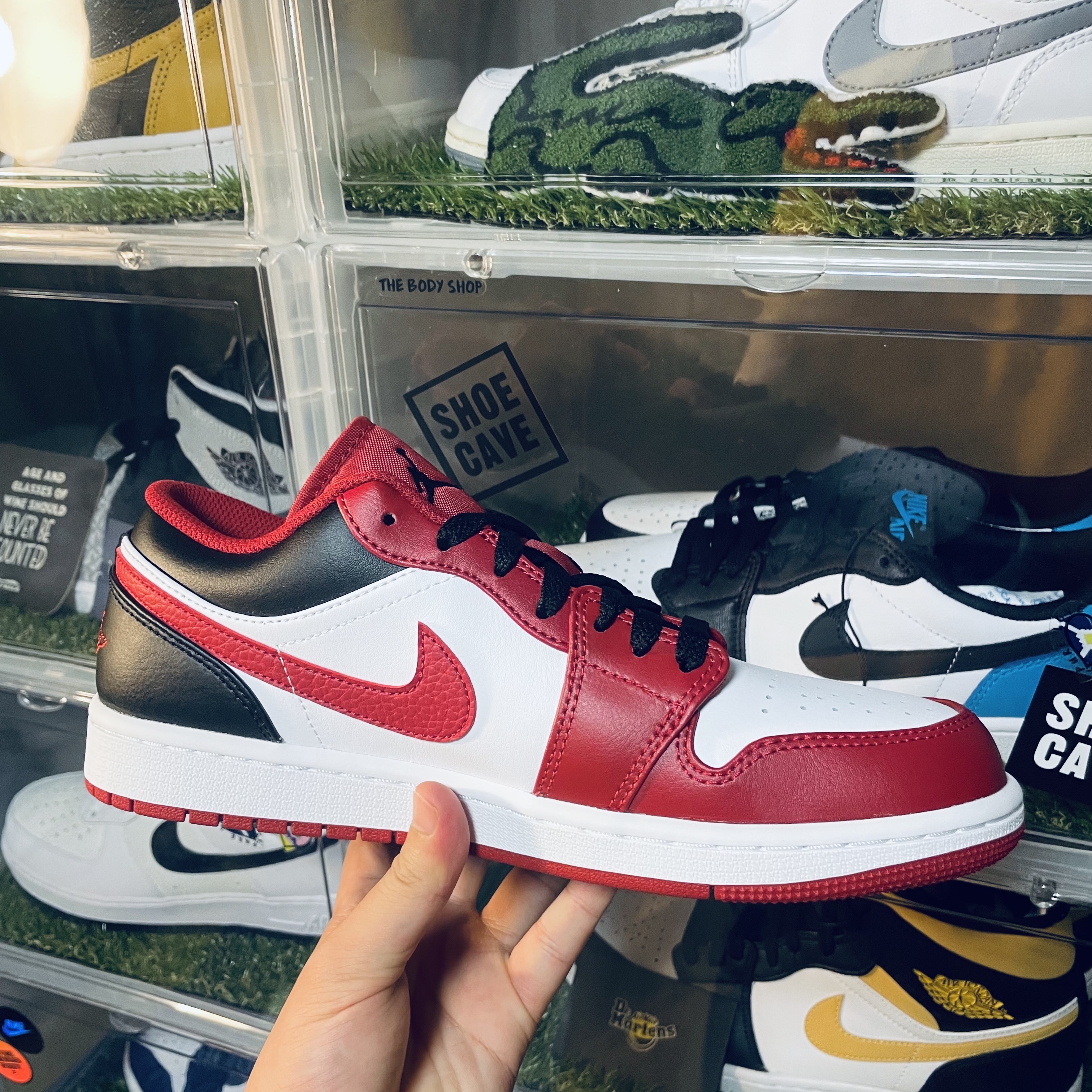 Jordan 1 Low White Gym Red Black 착용 스타일 - 2