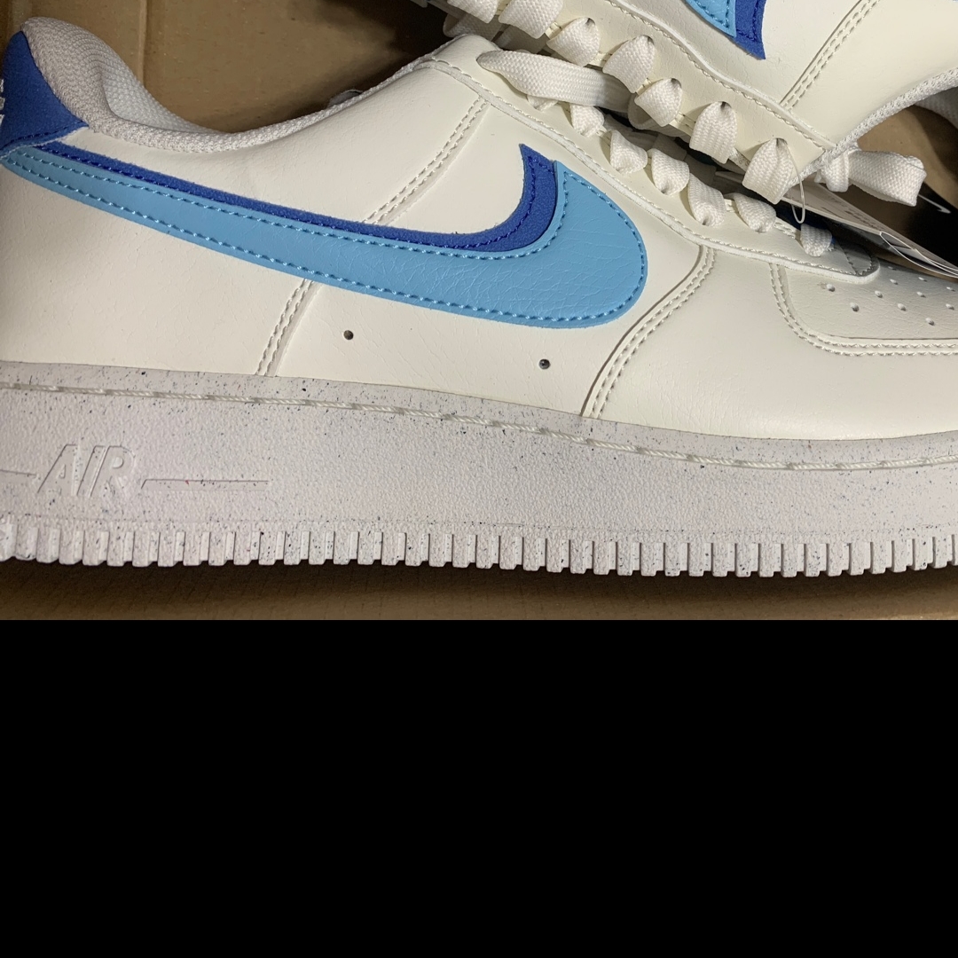 Nike Air Force 1 '07 LV8 Blue Chill 착용 스타일