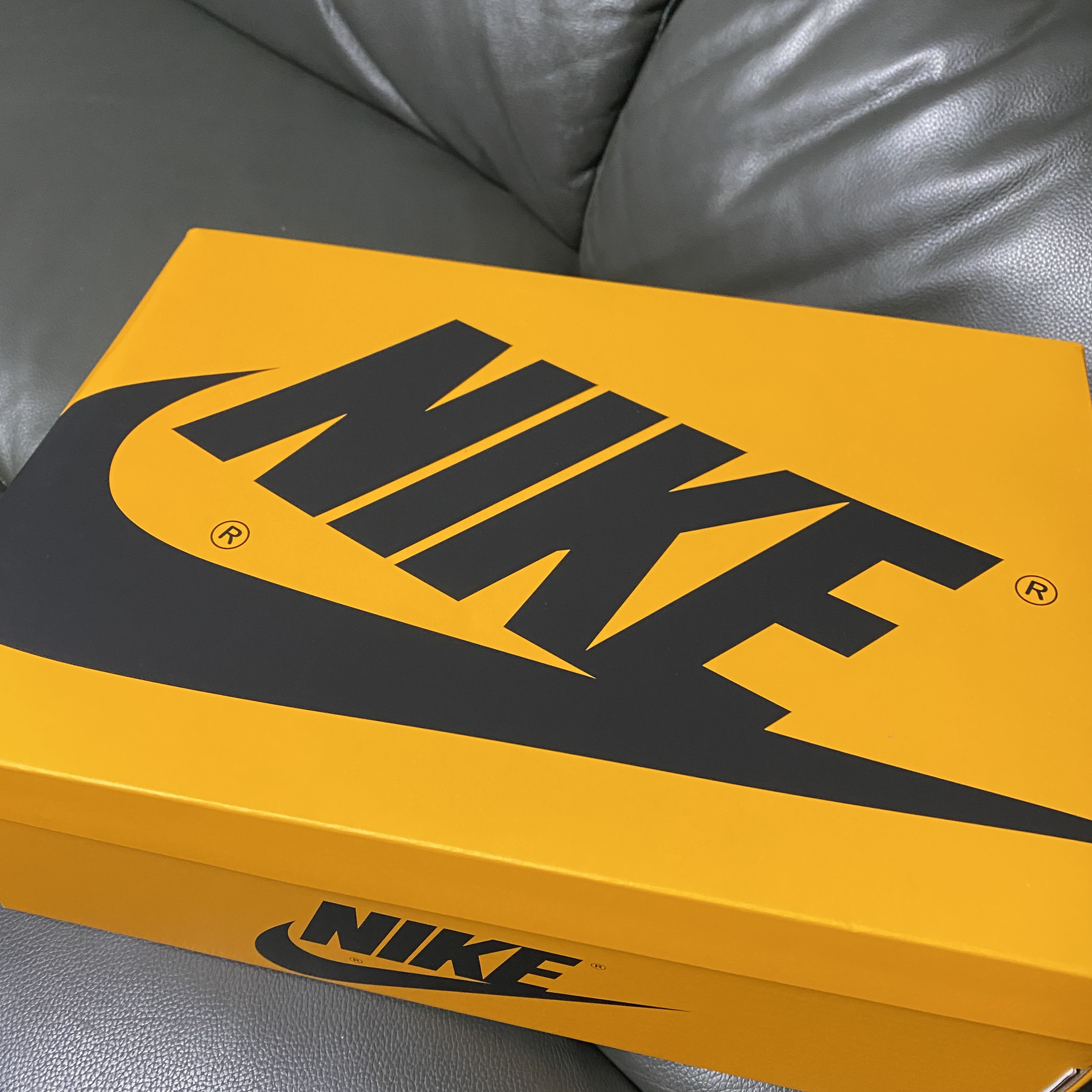 Jordan 1 Retro High OG Taxi 착용 스타일 - 1