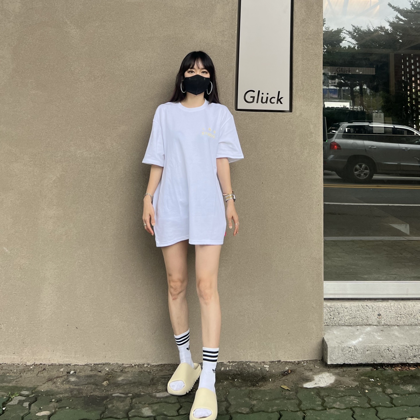 IAB Studio x Ottogi Mayonnaise 50th Anniversary T-Shirt White, Adidas Yeezy Slide Bone 착용 스타일 - 1