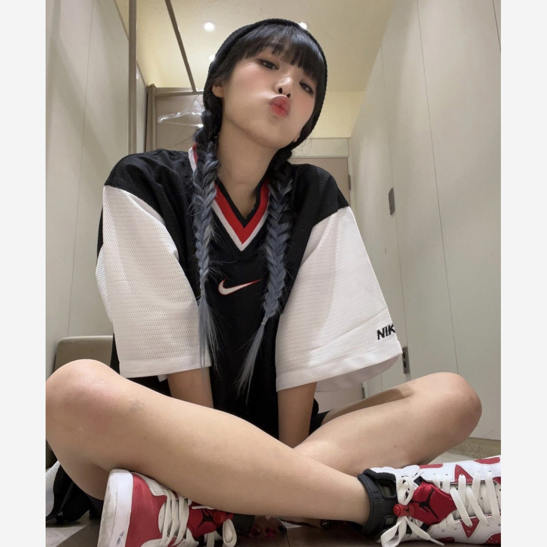 Jordan 6 Retro Carmine 2021 착용 스타일 - 2