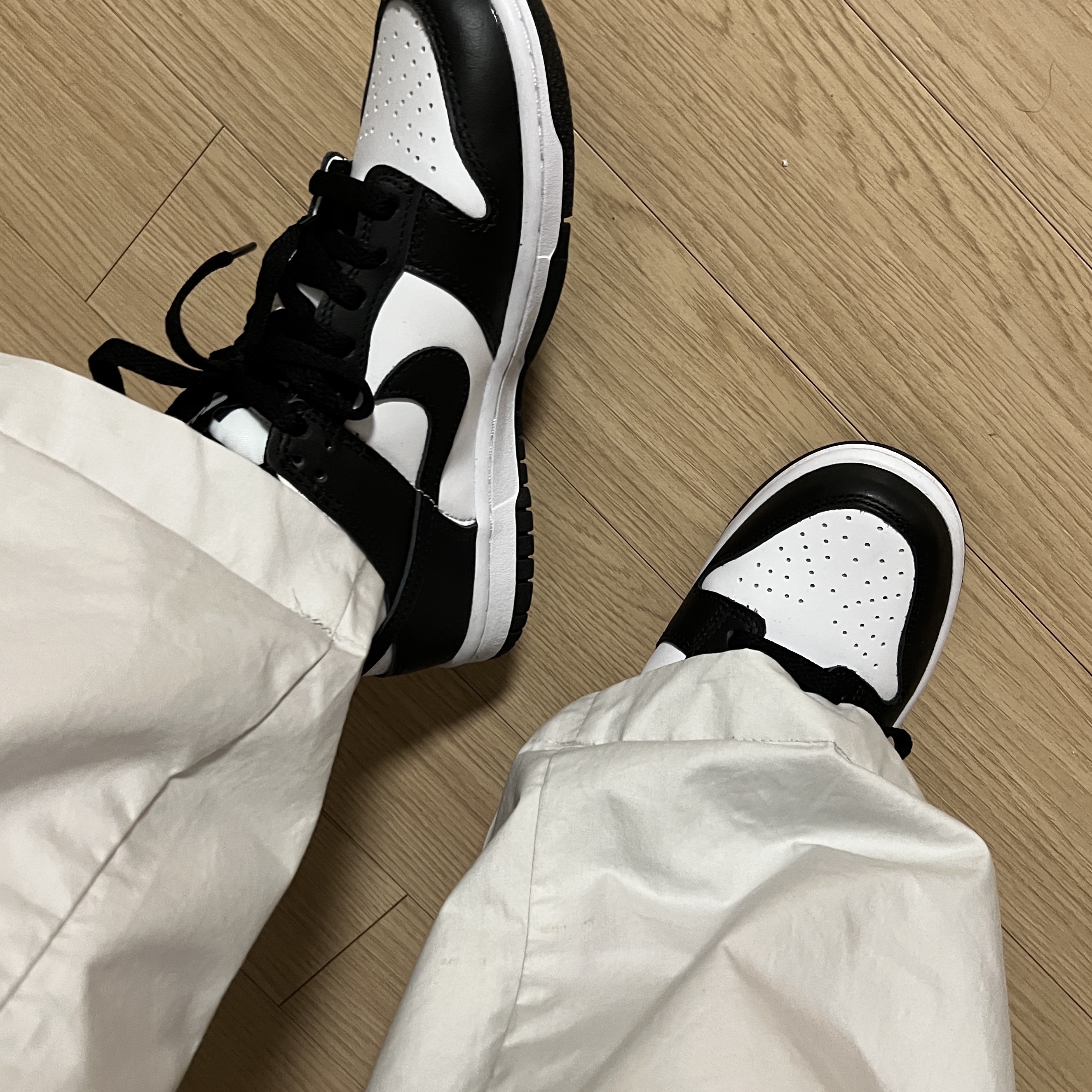 (GS) Nike Dunk Low Black, IAB Studio T-Shirt Green - 22FW 착용 스타일 - 2