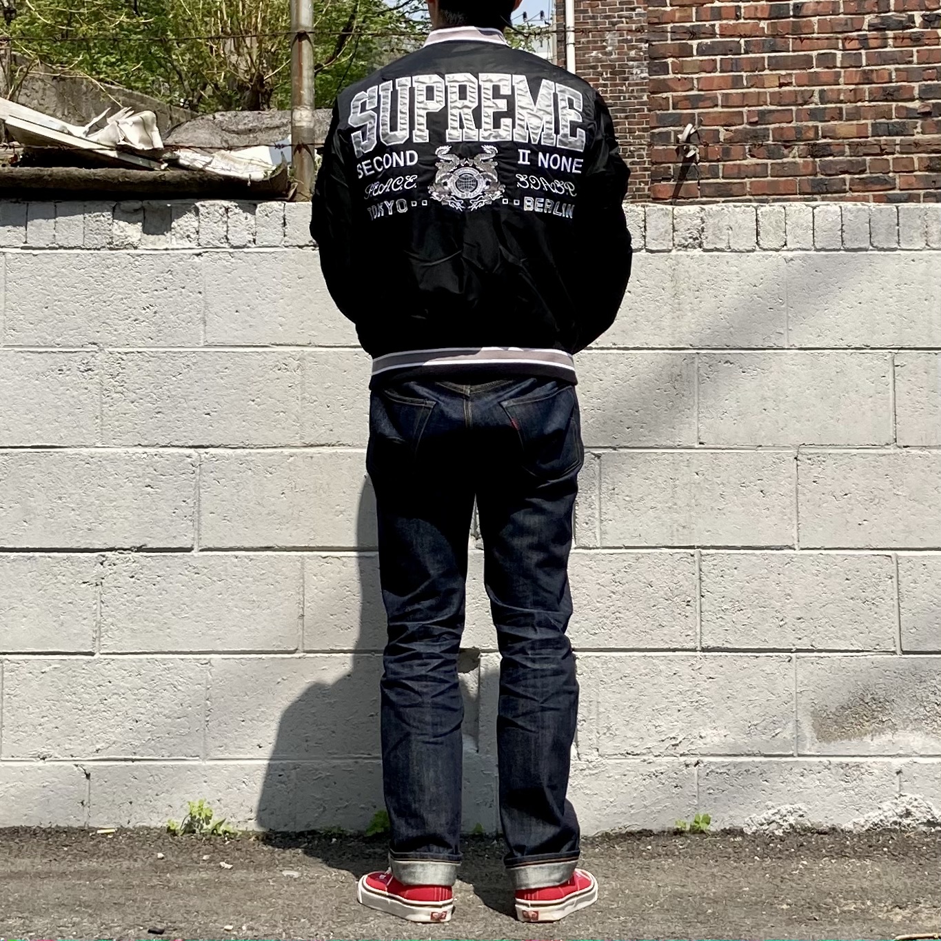 Supreme Second To None MA-1 Jacket Black - 22SS, Vans Authentic 44 DX Anaheim Factory Racing Red 착용 스타일 - 1
