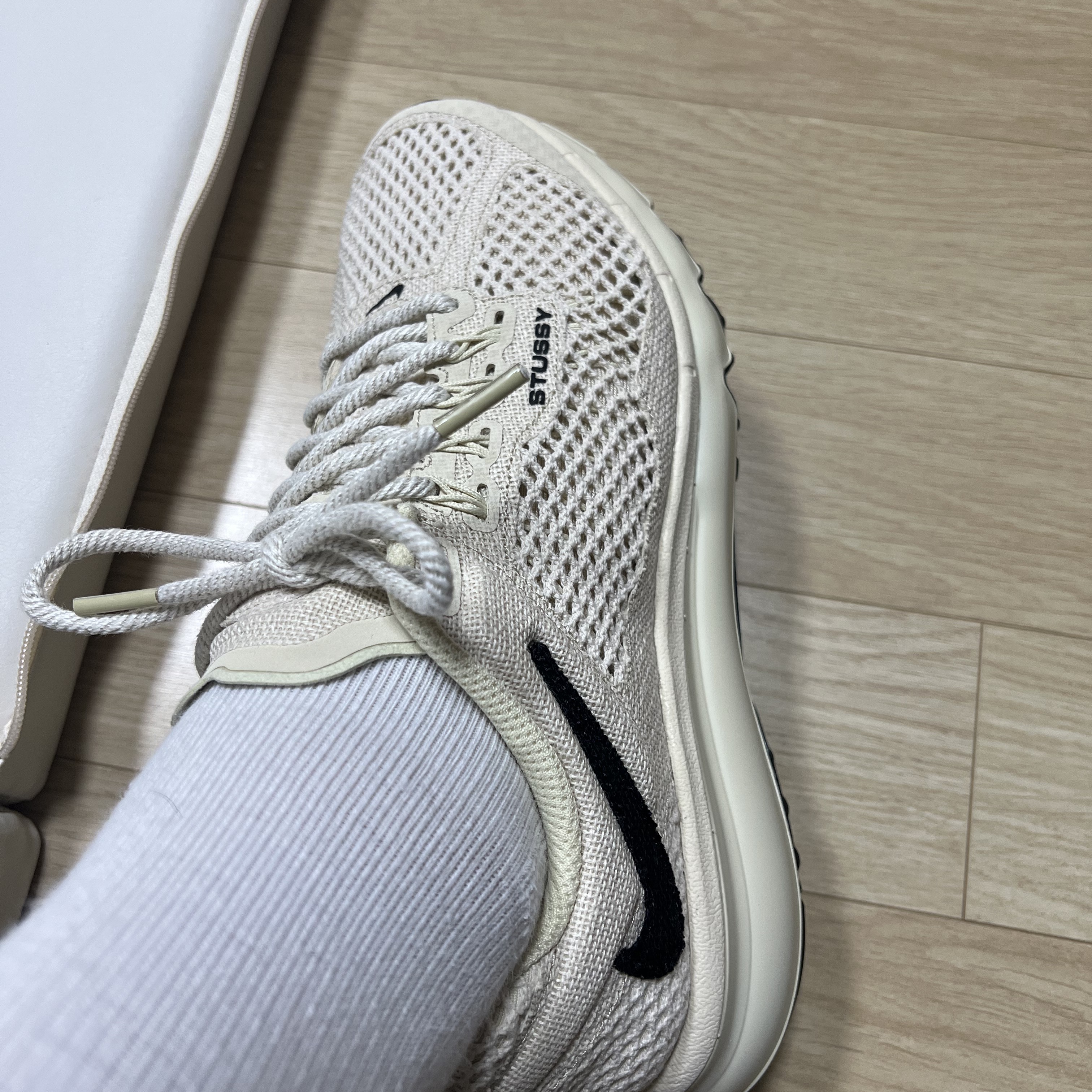 Nike x Stussy Air Max 2013 Fossil 착용 스타일 - 3