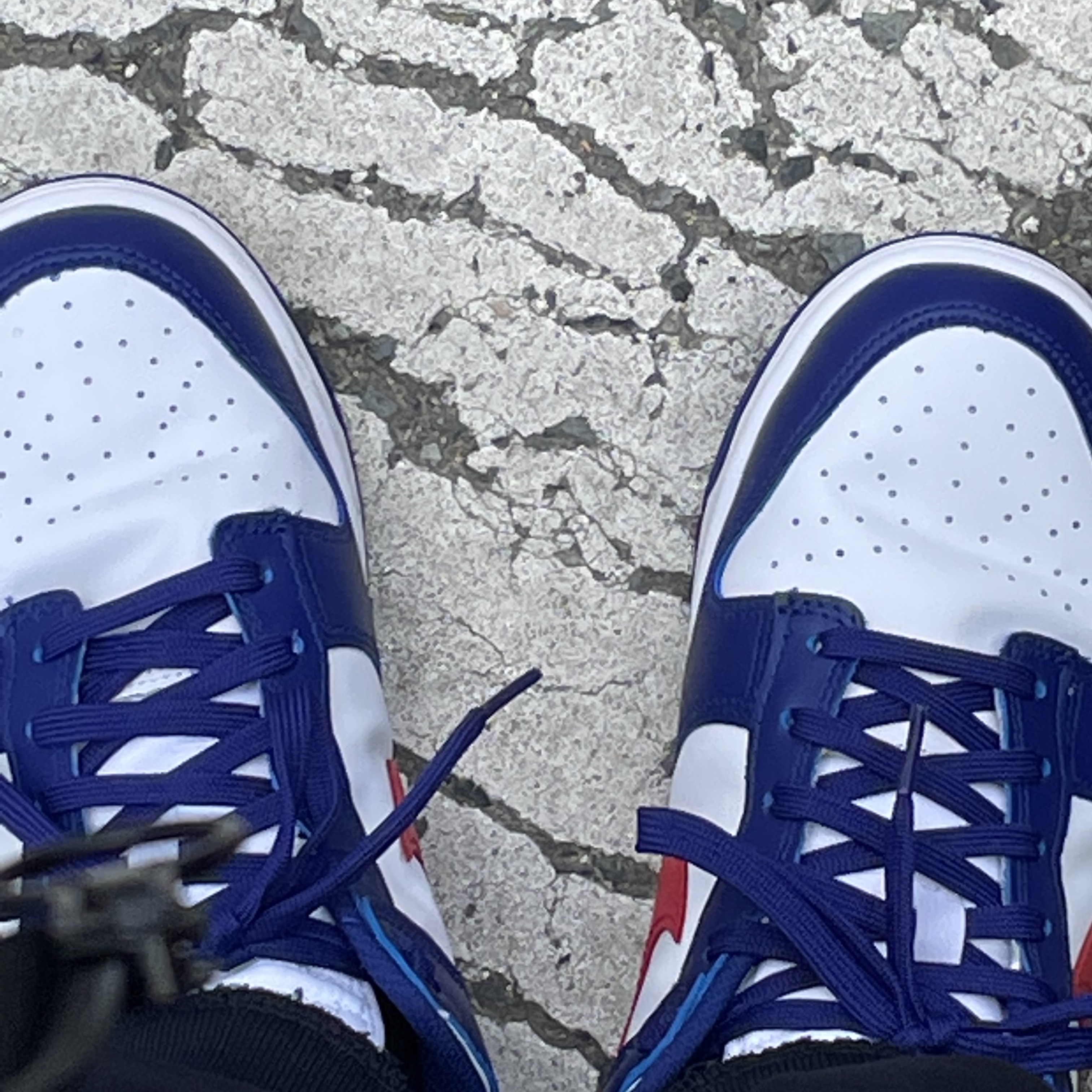 (W) Nike Dunk Low White and University Red 착용 스타일