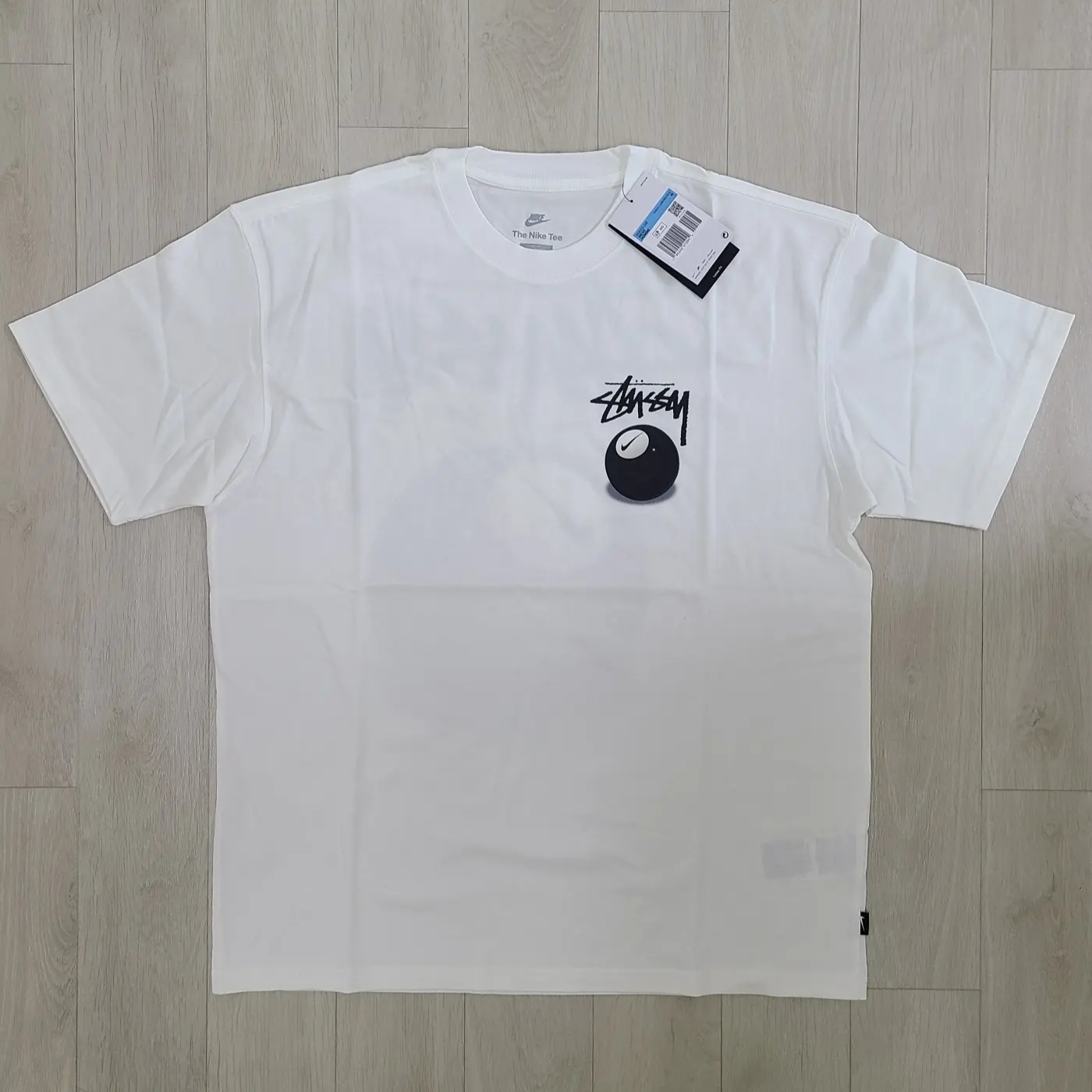 Nike x Stussy NRG FL SS 8 Ball T-Shirt White (DO9322-100) 착용 스타일 - 1