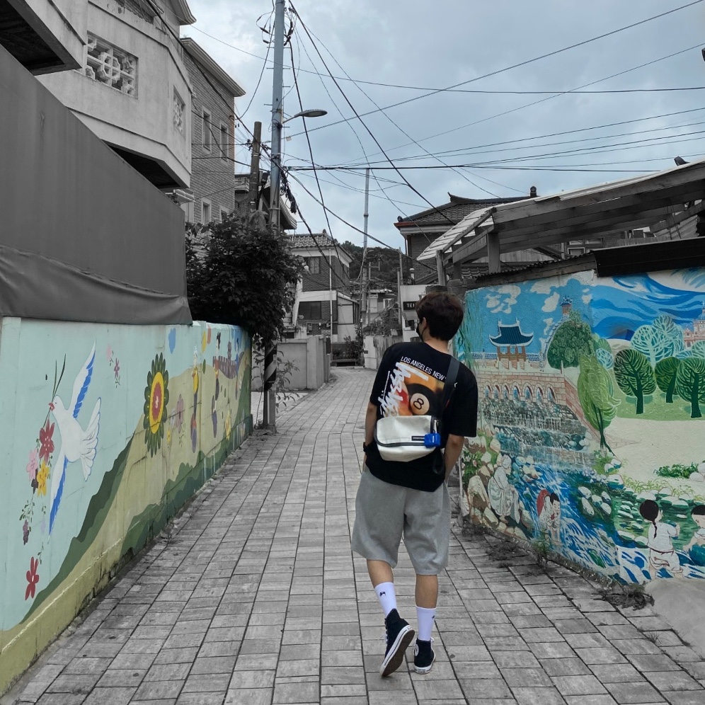 Stussy Billiards T-Shirt Black, Stussy Small Stock Crew Socks White (3 Pack) 착용 스타일 - 1