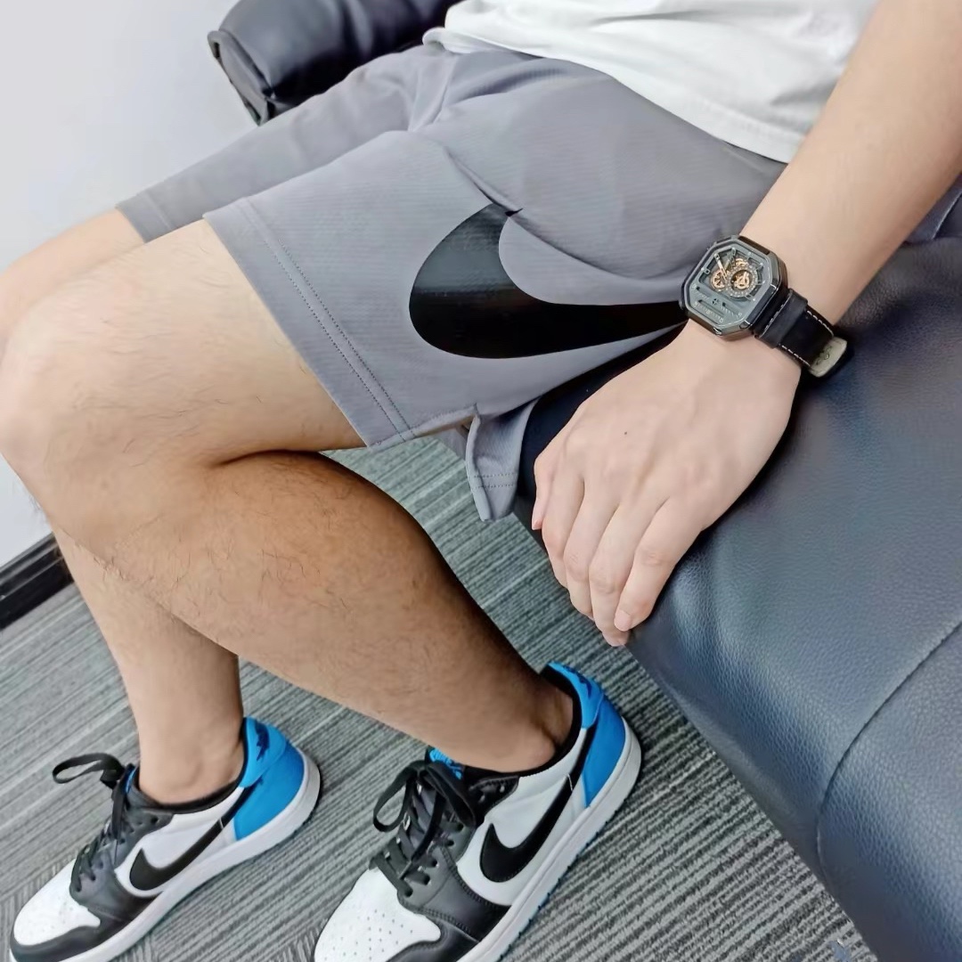 Jordan 1 Retro Low OG Black and Dark Powder Blue 착용 스타일