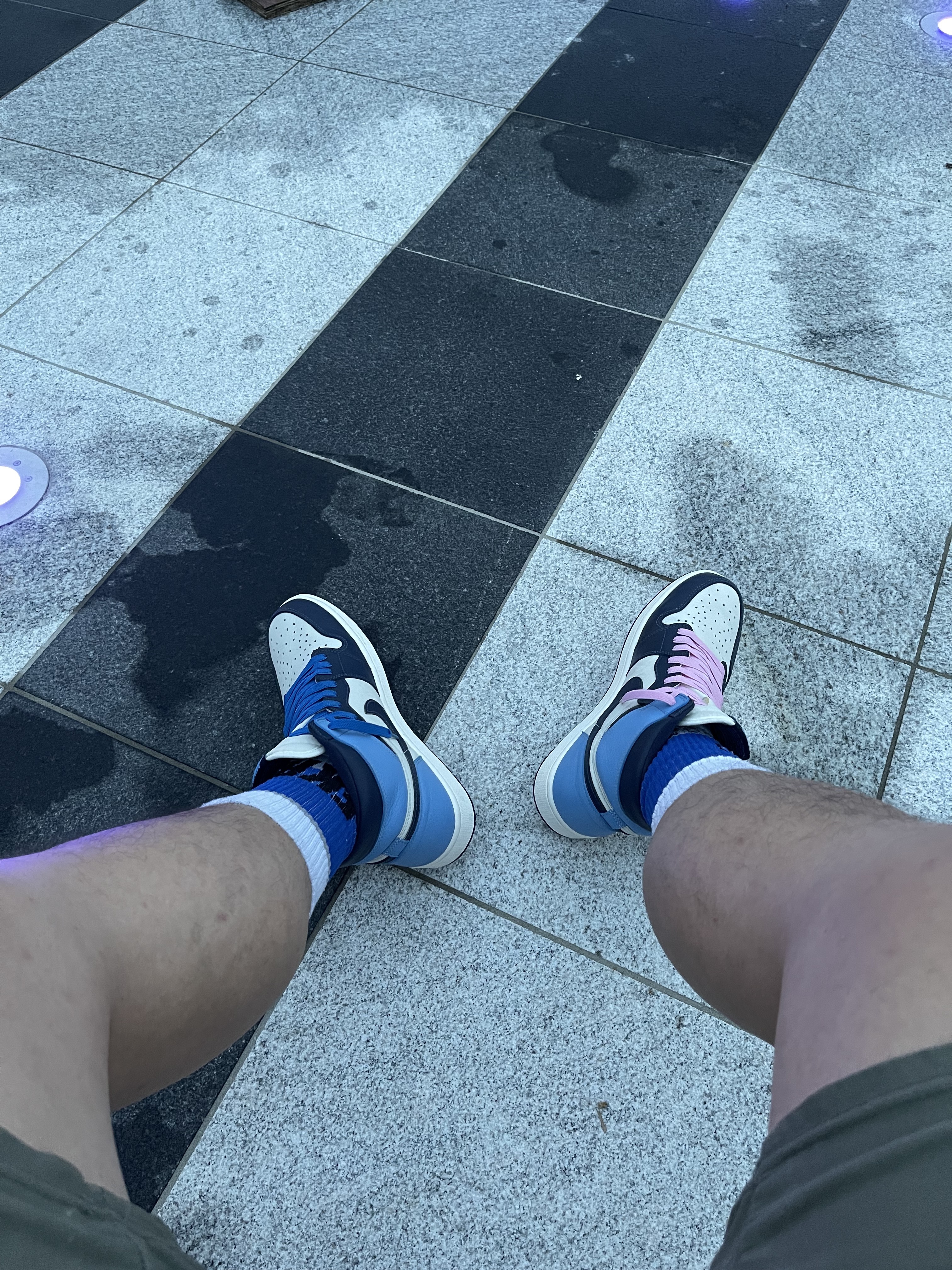 Jordan 1 Retro High Obsidian UNC 착용 스타일 - 2