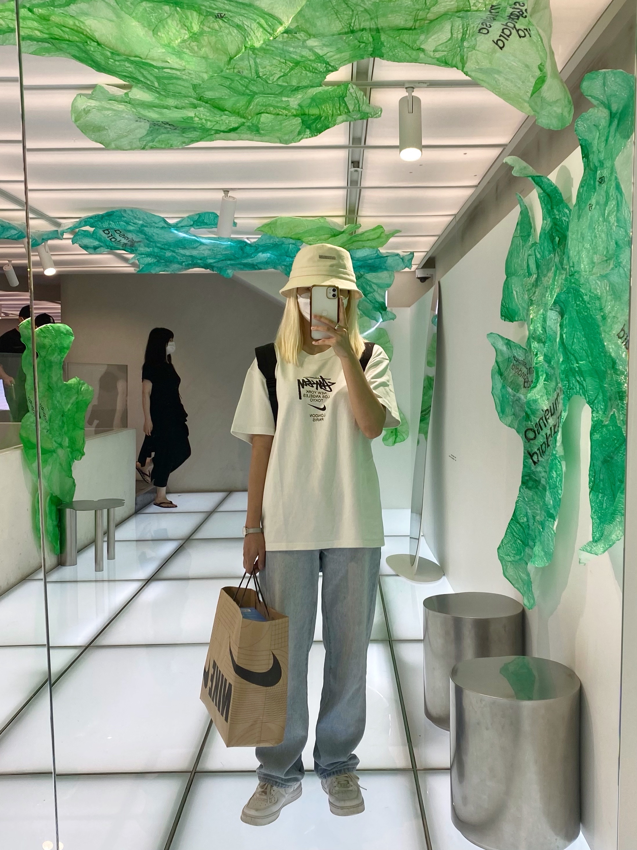 Nike x Stussy WT T-Shirt White - Asia, (W) Nike Air Force 1 '07 Low White 착용 스타일