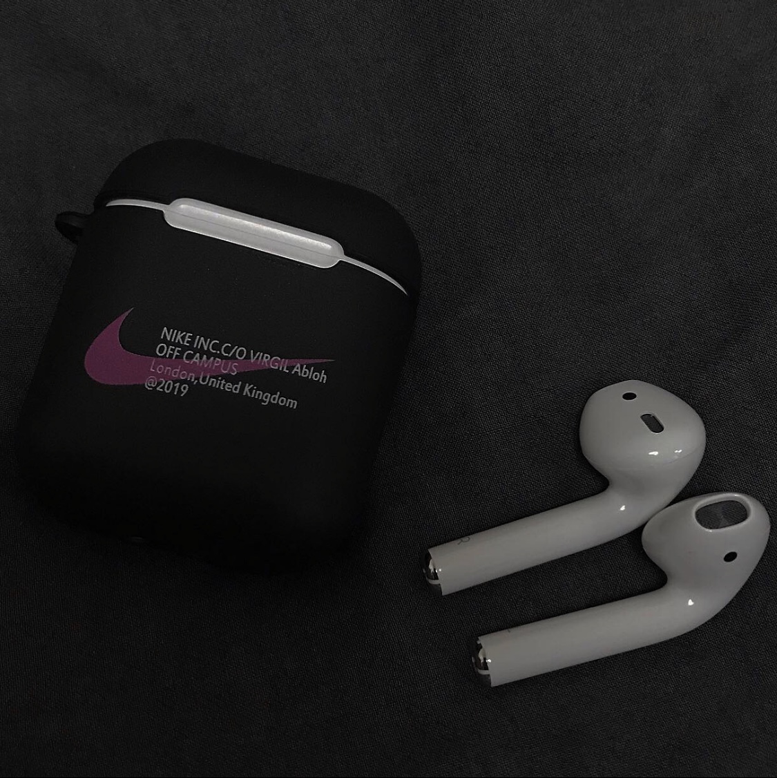 Apple AirPods 2nd Gen (Korean Ver.) 착용 스타일