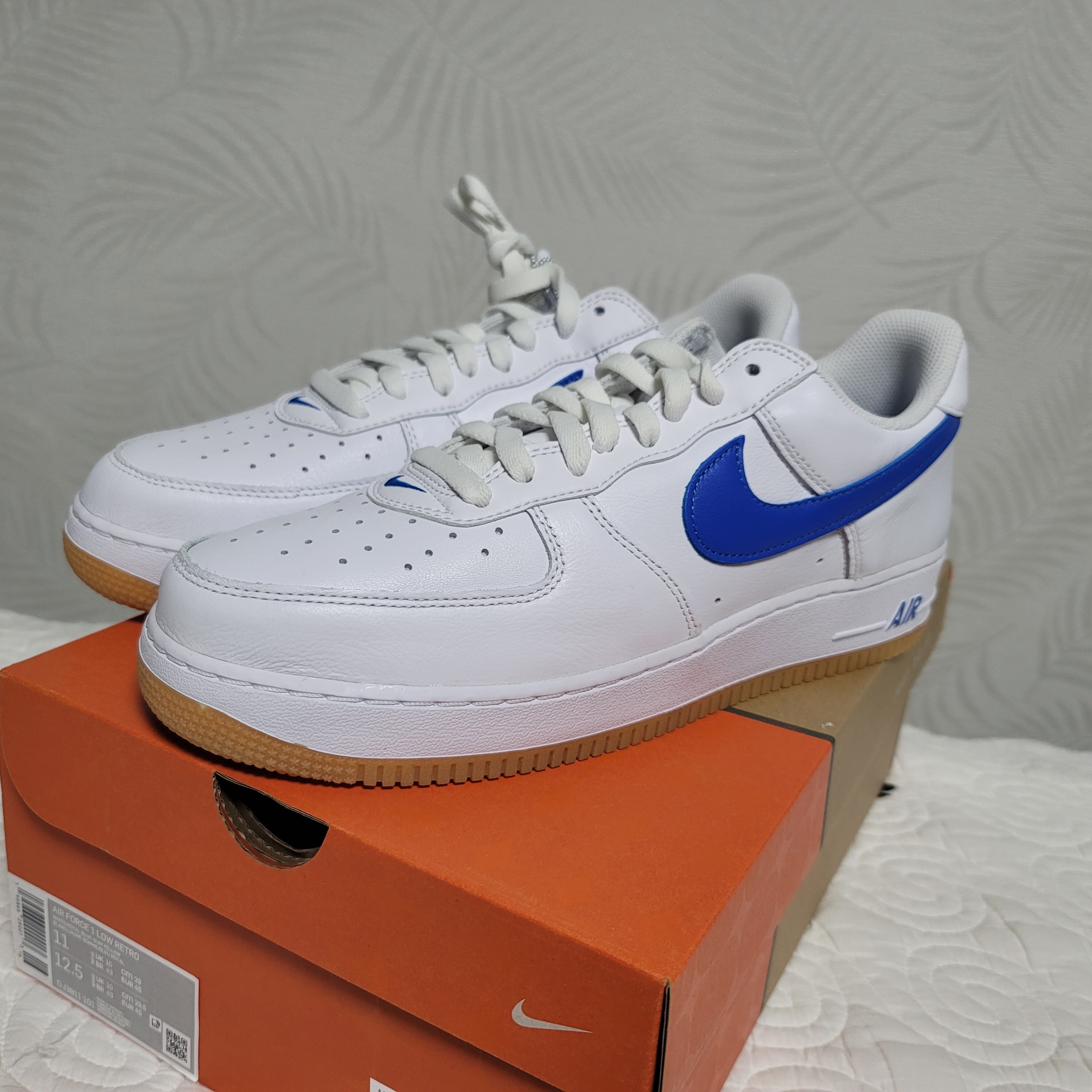 Nike Air Force 1 Low Retro Color of the Month Varsity Royal 착용 스타일 - 1