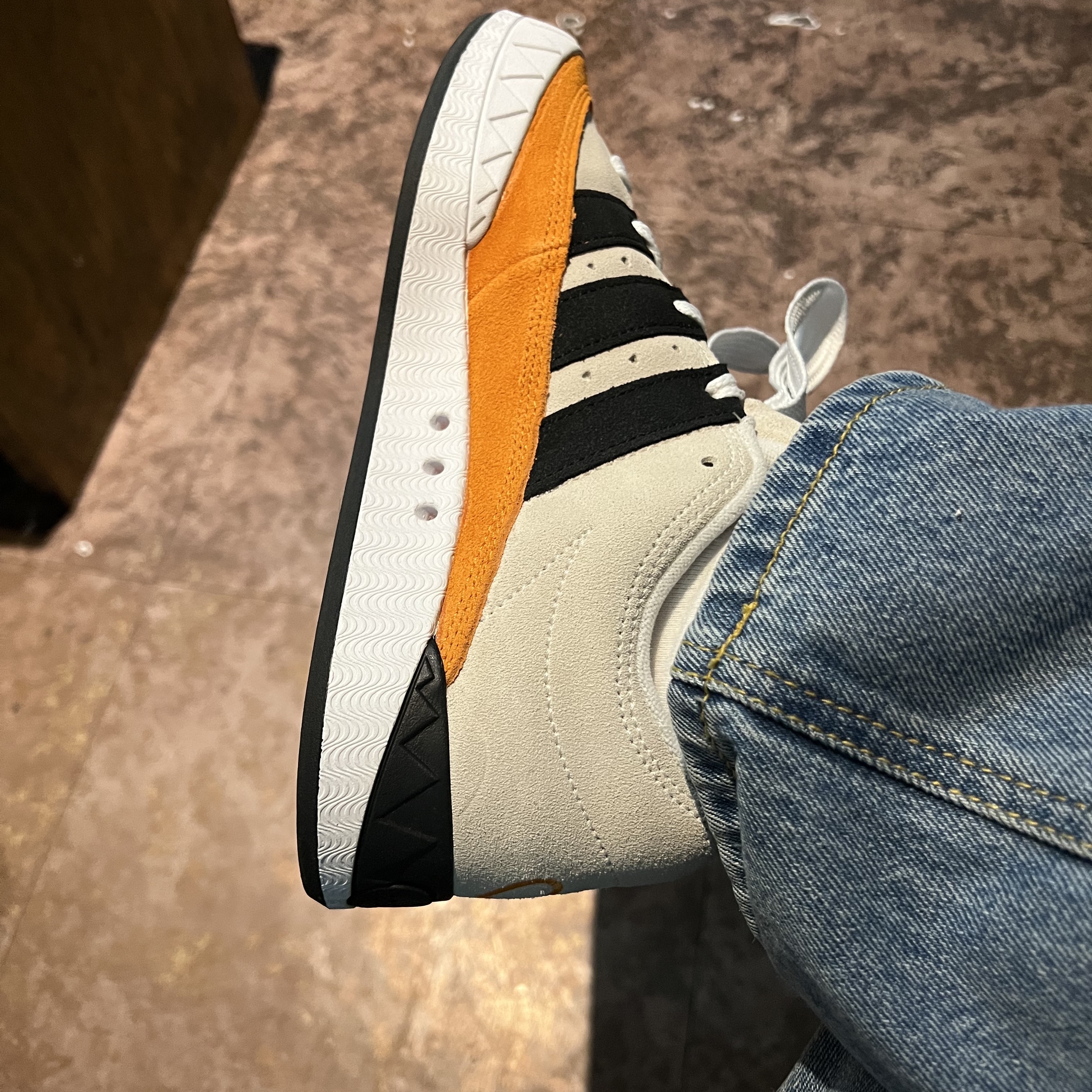 Adidas x Human Made Adimatic White 착용 스타일