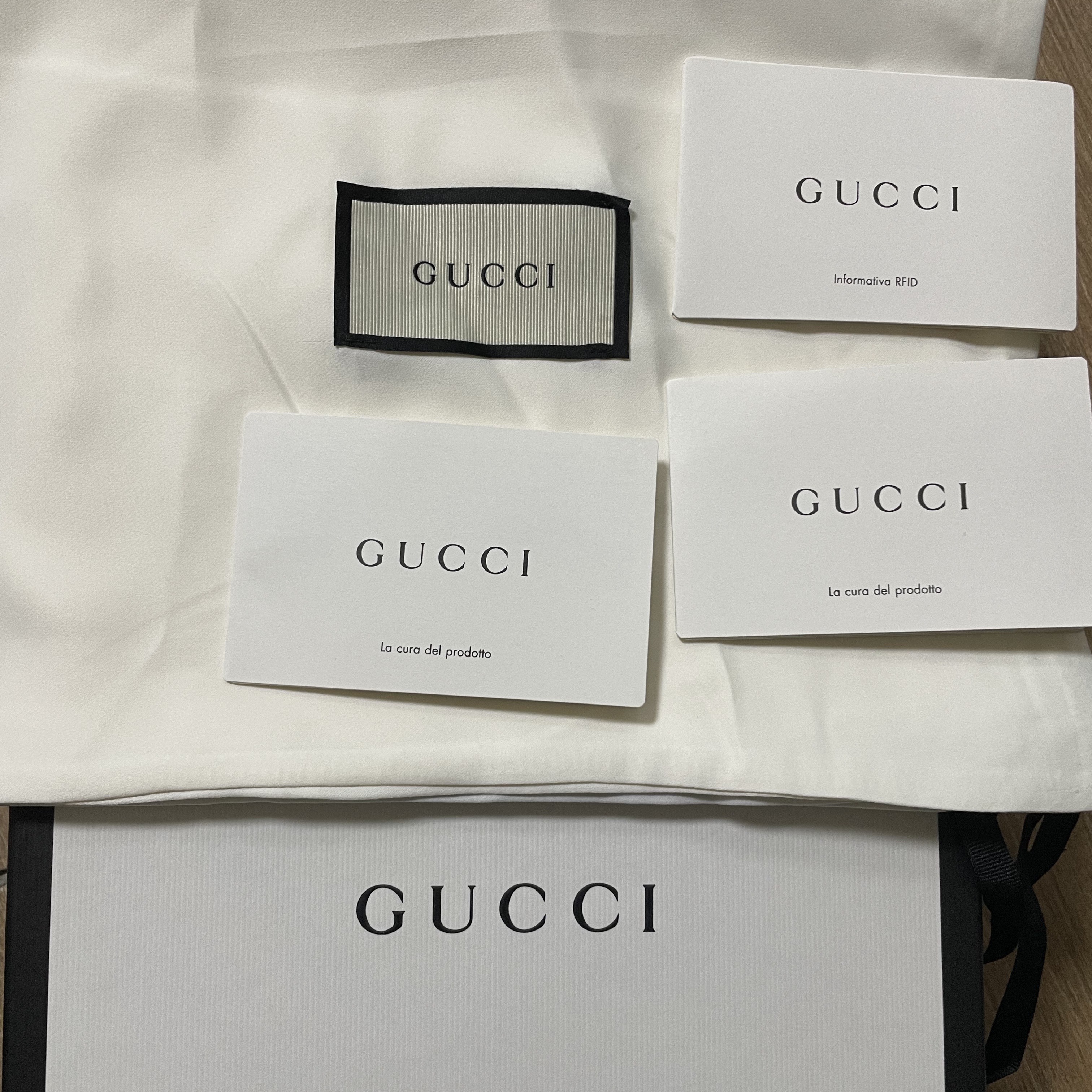 Gucci Tennis 1977 High-Top Sneakers Beige Ebony 착용 스타일 - 1