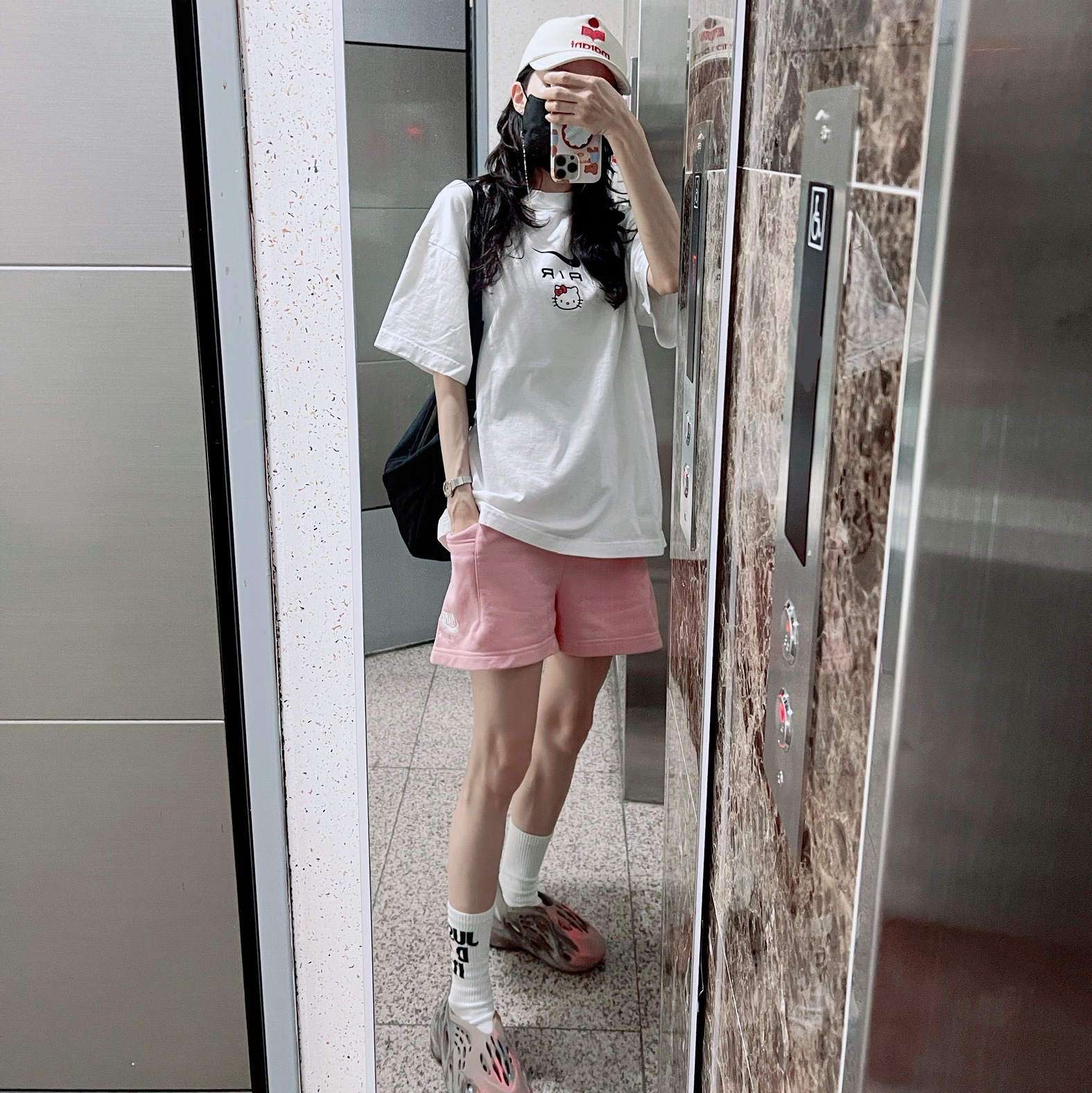 Isabel Marant Tyronyh Cap Ecru Red, Nike x Hello Kitty NRG Air T-Shirt White - Asia 착용 스타일