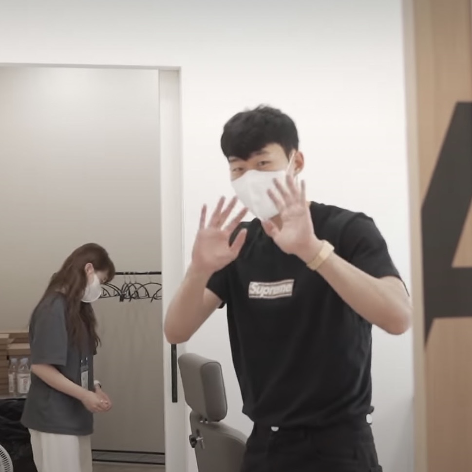 Supreme x Burberry Box Logo T-Shirt Black - 22SS 착용 스타일 - 2