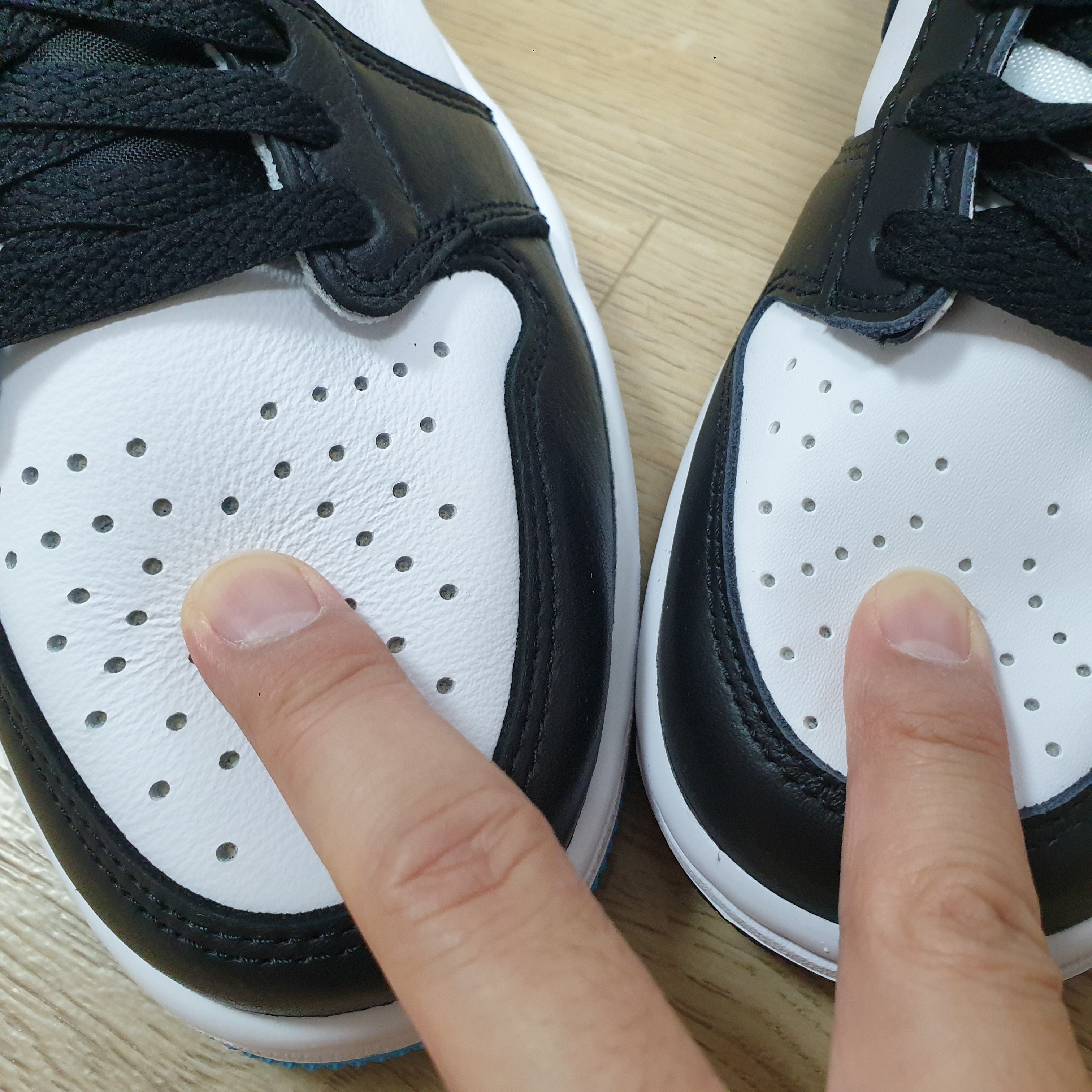 Jordan 1 Retro Low OG Black and Dark Powder Blue, (GS) Nike Dunk Low Black 착용 스타일 - 3