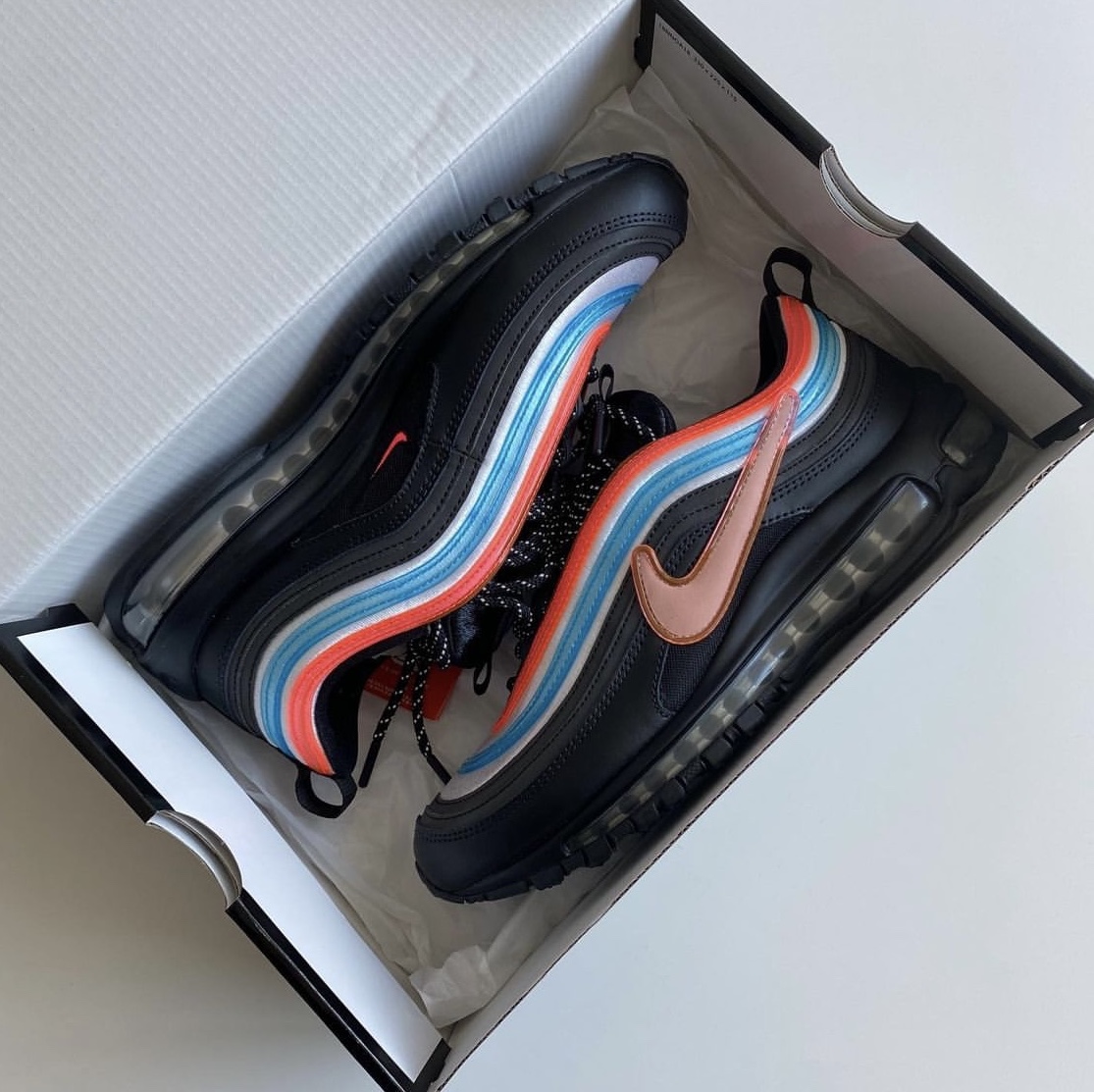 Nike Air Max 97 Neon Seoul 착용 스타일