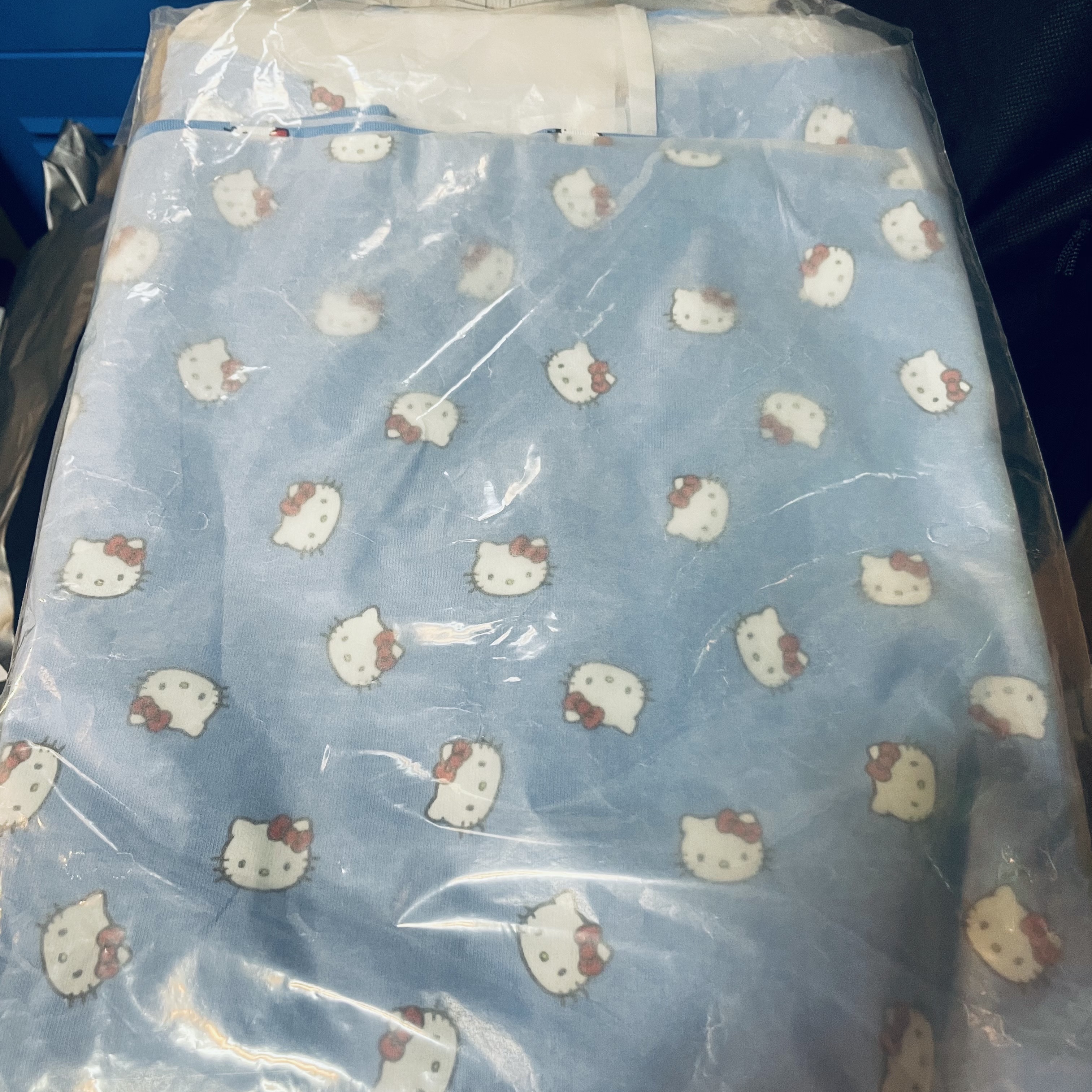 Nike x Hello Kitty NRG T-Shirt University Blue - US/EU 착용 스타일 - 2