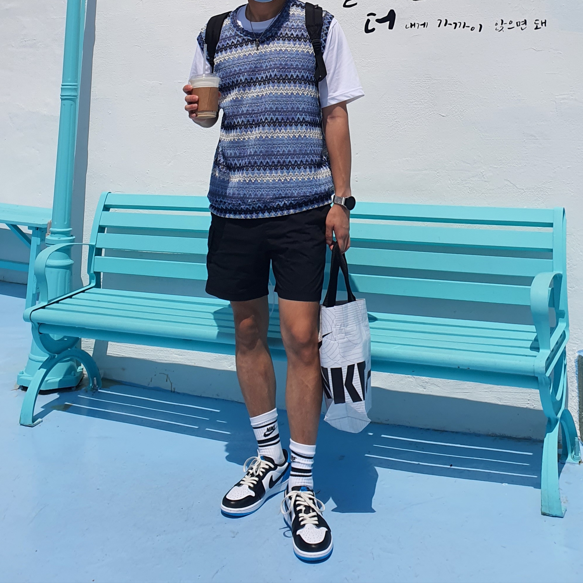 Jordan 1 Retro Low OG Black and Dark Powder Blue 착용 스타일