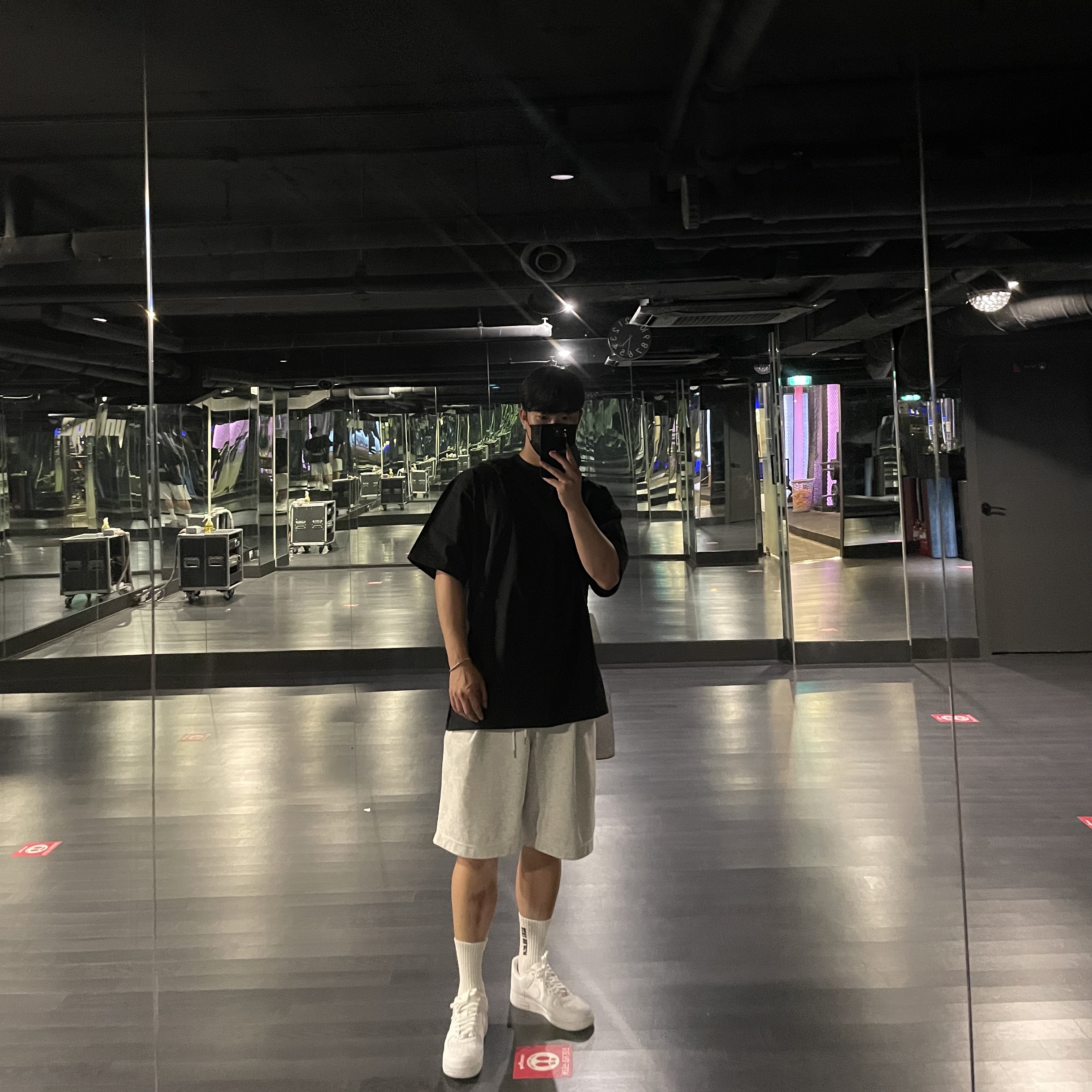 Nike x Supreme Air Force 1 Low White 착용 스타일