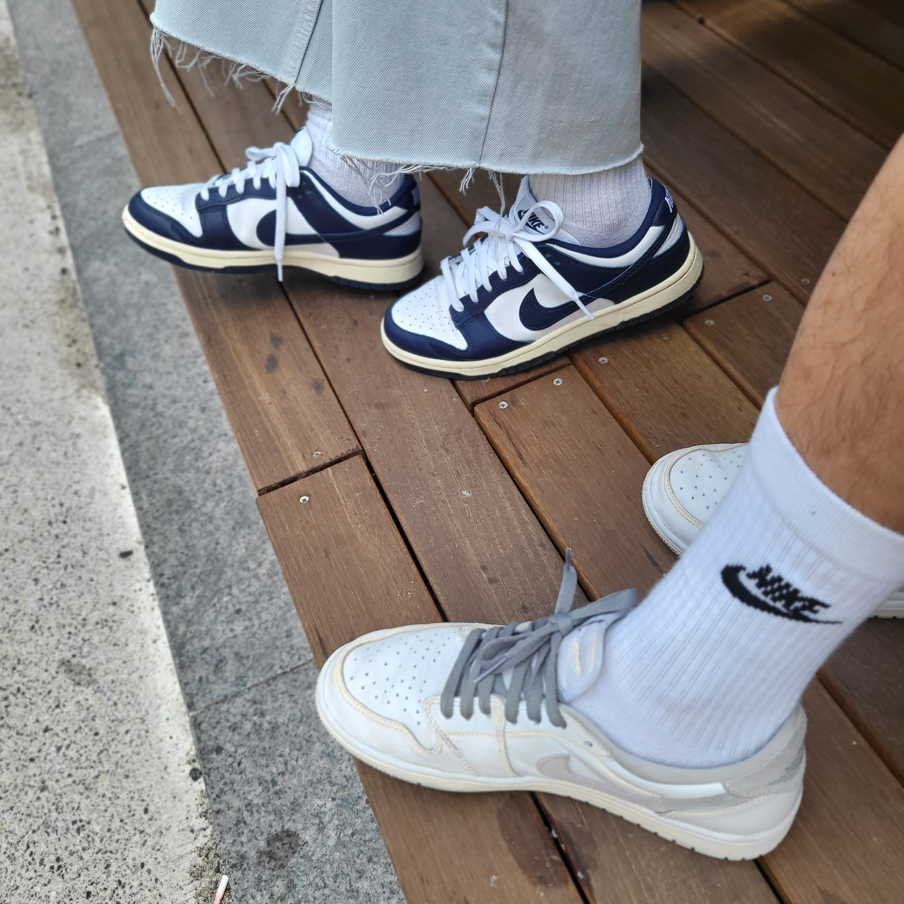 Jordan 1 Low OG Neutral Grey, (W) Nike Dunk Low Vintage Midnight Navy 착용 스타일 - 2