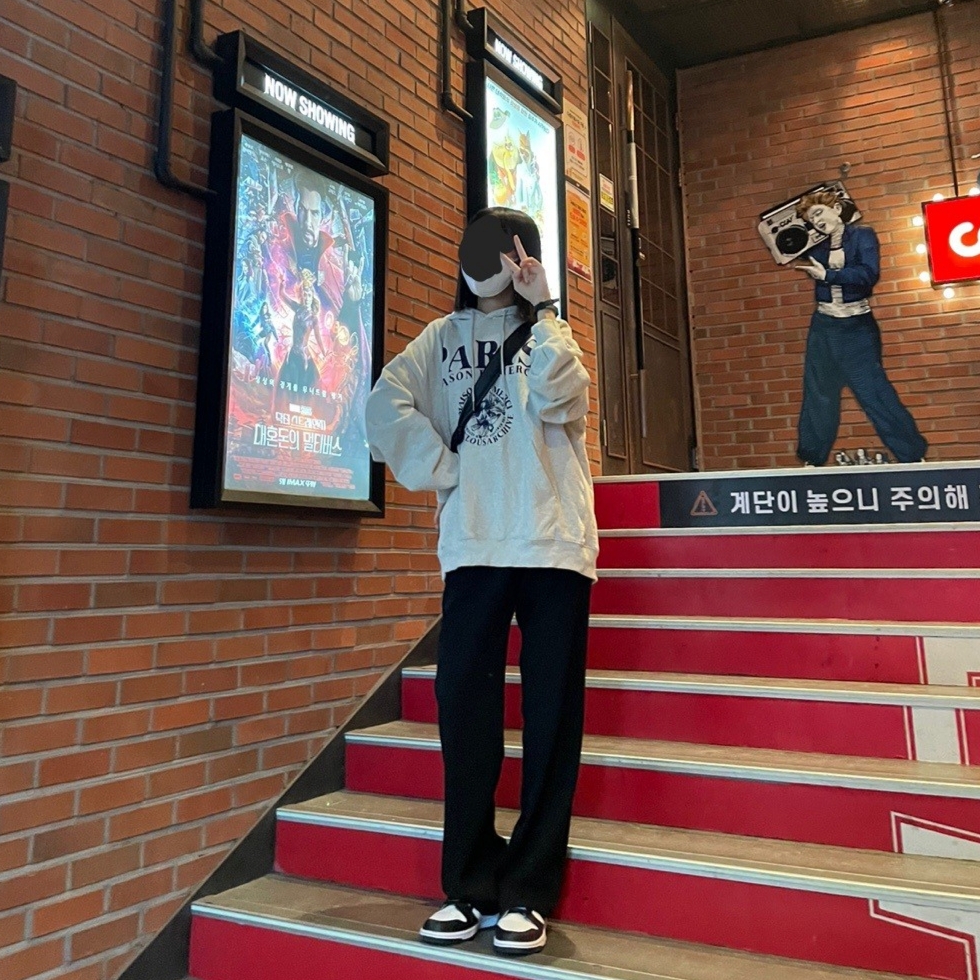 (GS) Nike Dunk Low Black 착용 스타일 - 2