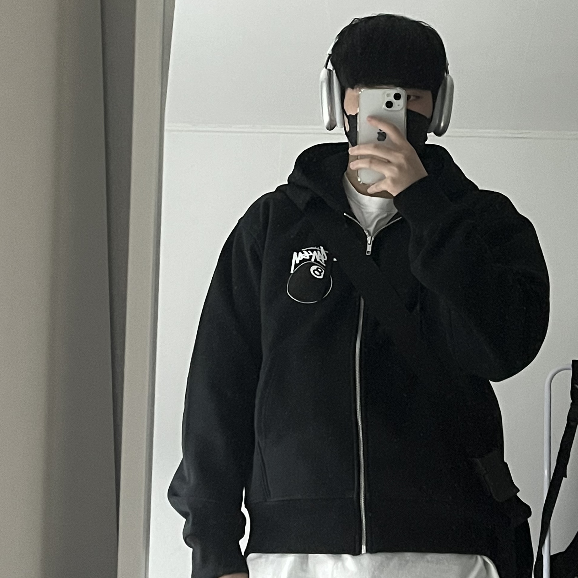 Stussy 8 Ball Zip Hoodie Black - 22SS, Apple AirPods Max Lightning Silver (Korean Ver.) 착용 스타일