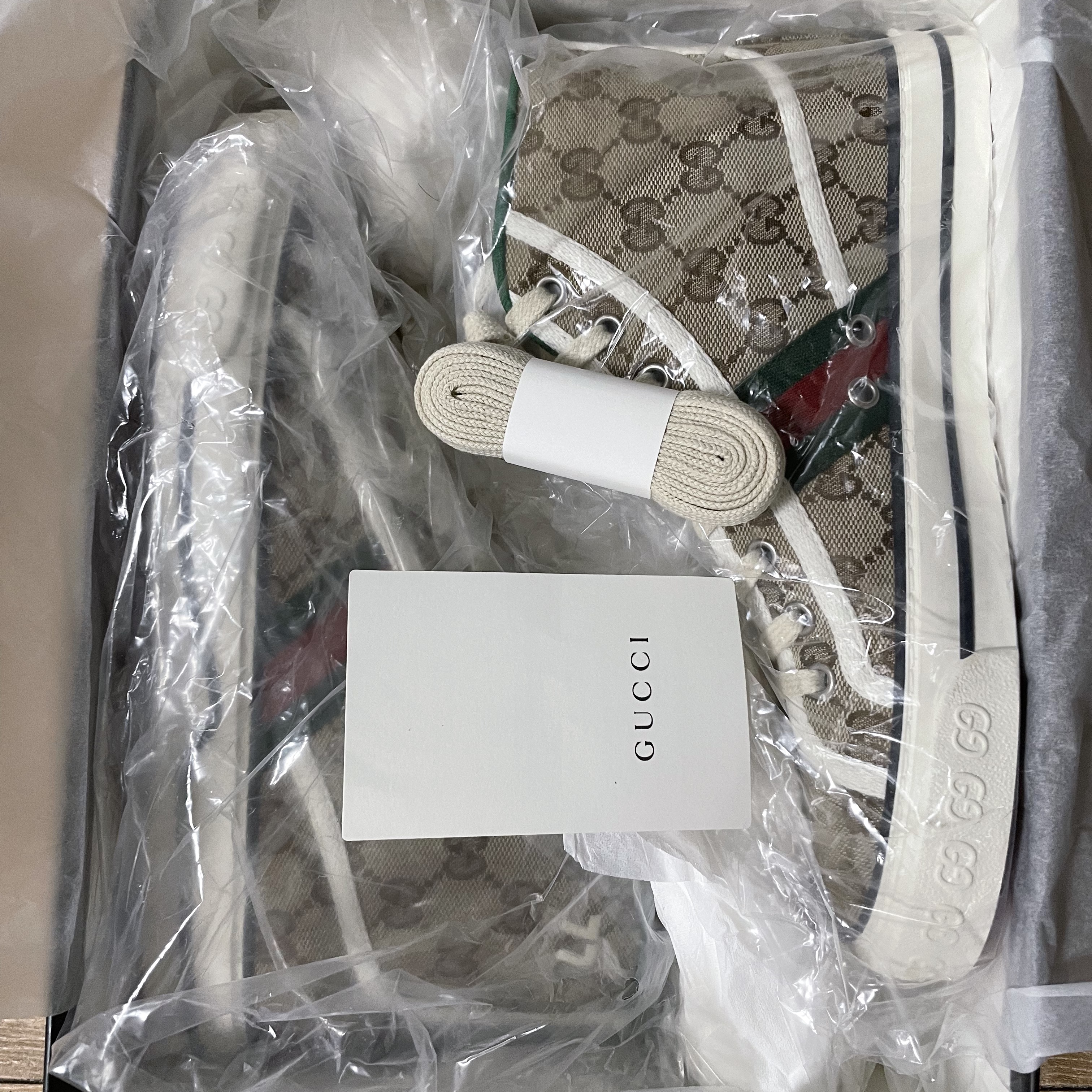 Gucci Tennis 1977 High-Top Sneakers Beige Ebony 착용 스타일 - 2