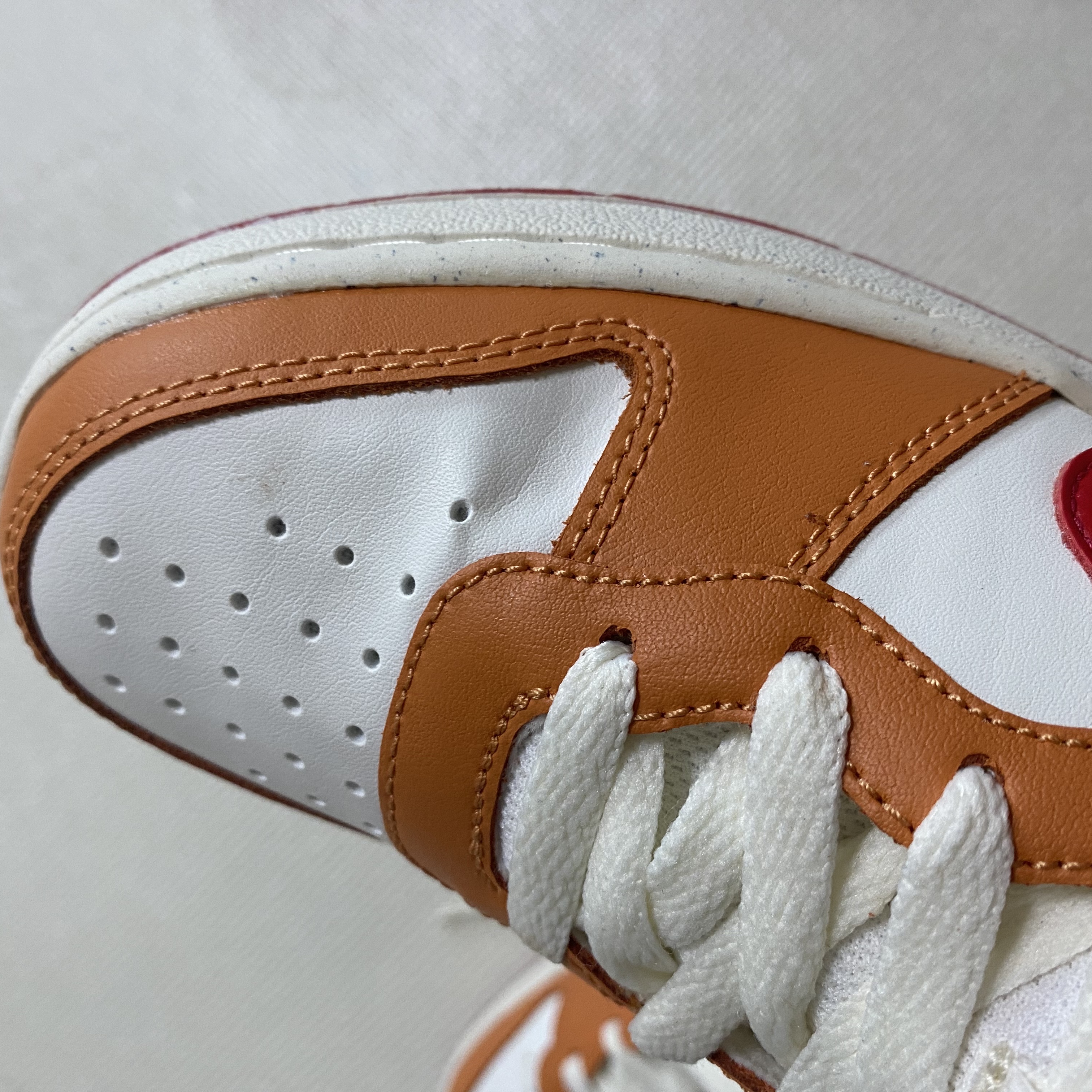 (GS) Nike Court Borough 2 Hot Curry 착용 스타일 - 2