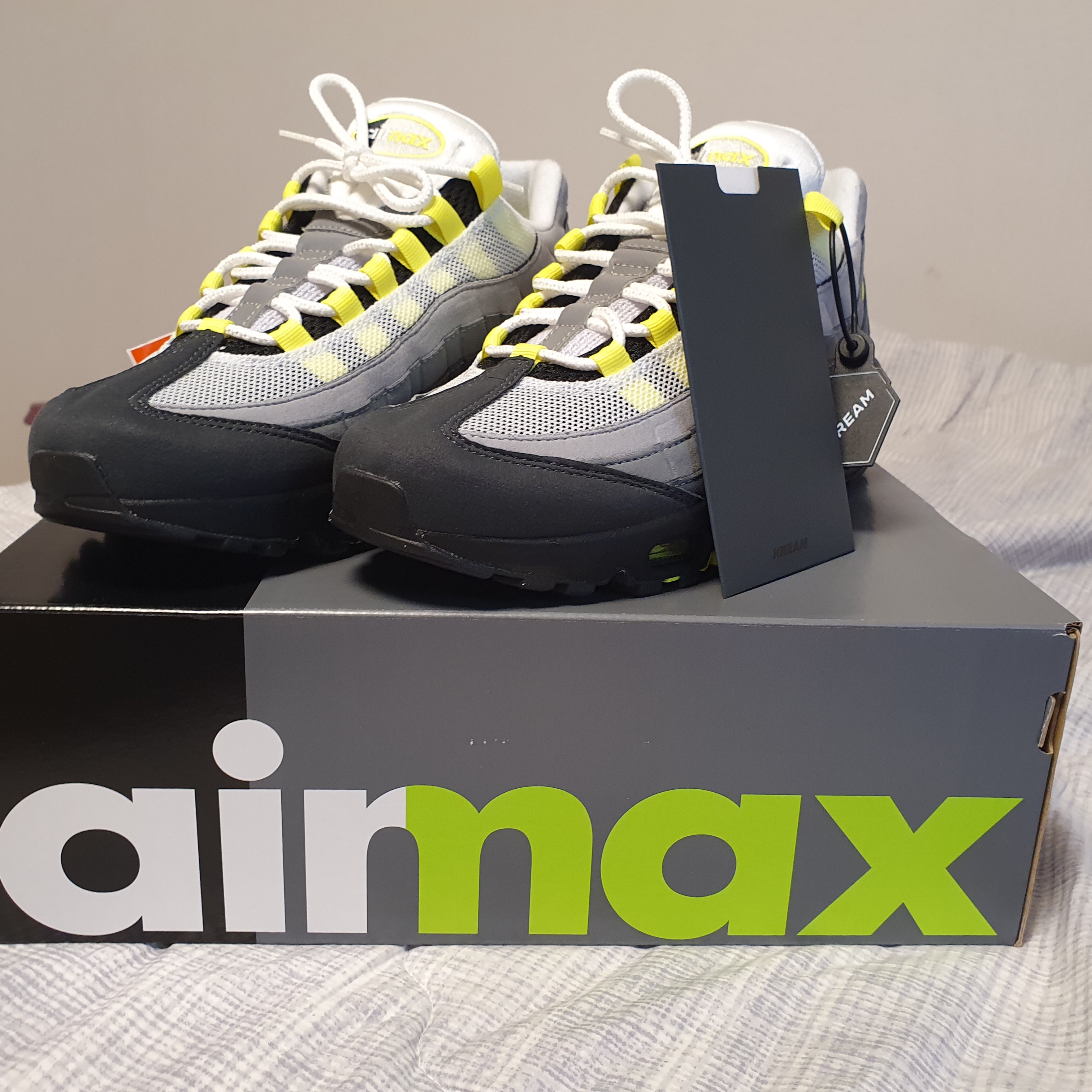 Nike Air Max 95 OG Neon Yellow 2020 착용 스타일 - 2