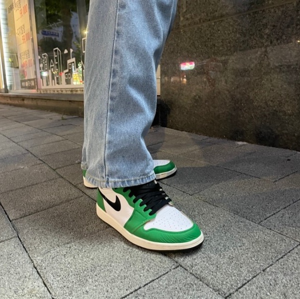 (W) Jordan 1 Retro High OG Lucky Green 착용 스타일 - 2