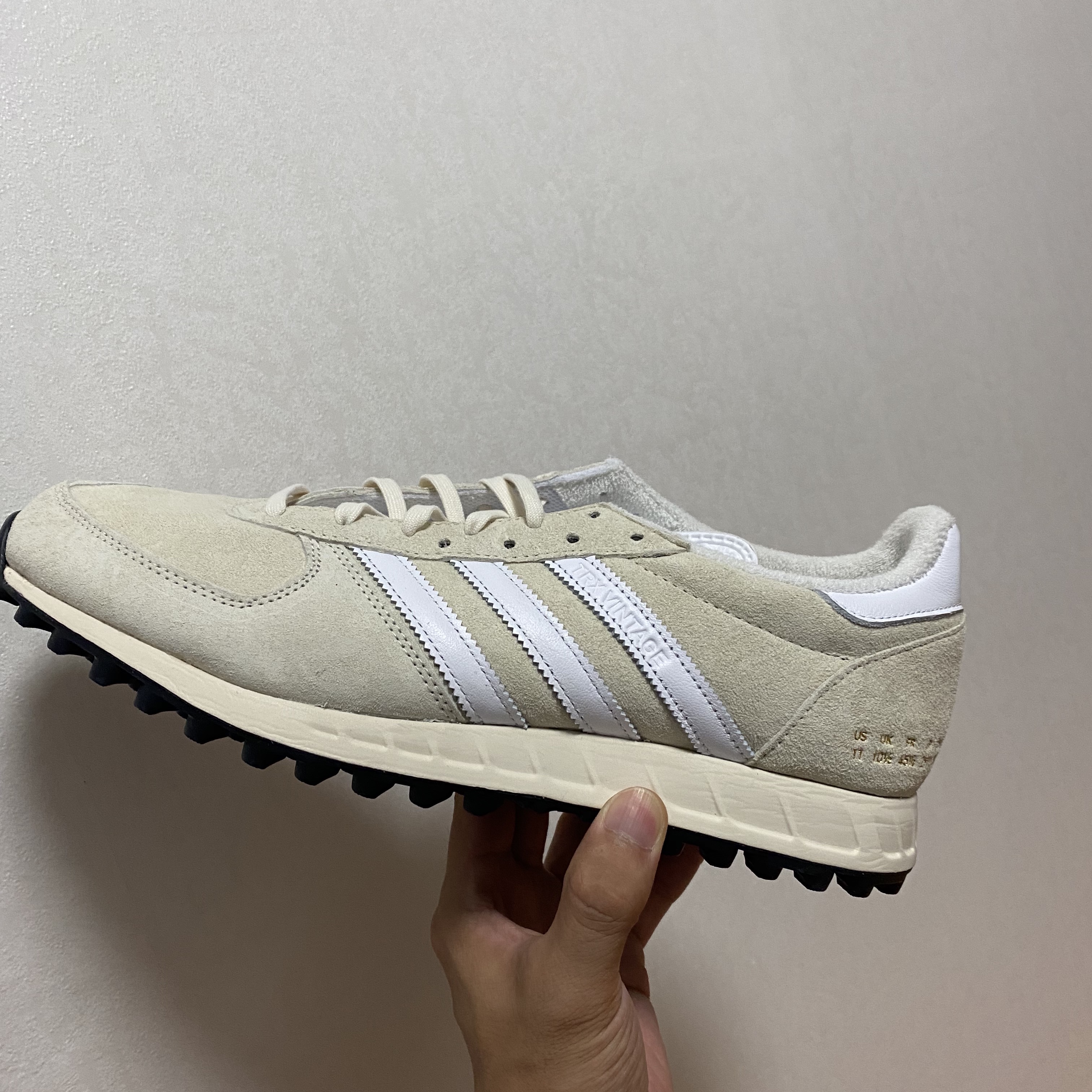 Adidas TRX Vintage Cream White 착용 스타일