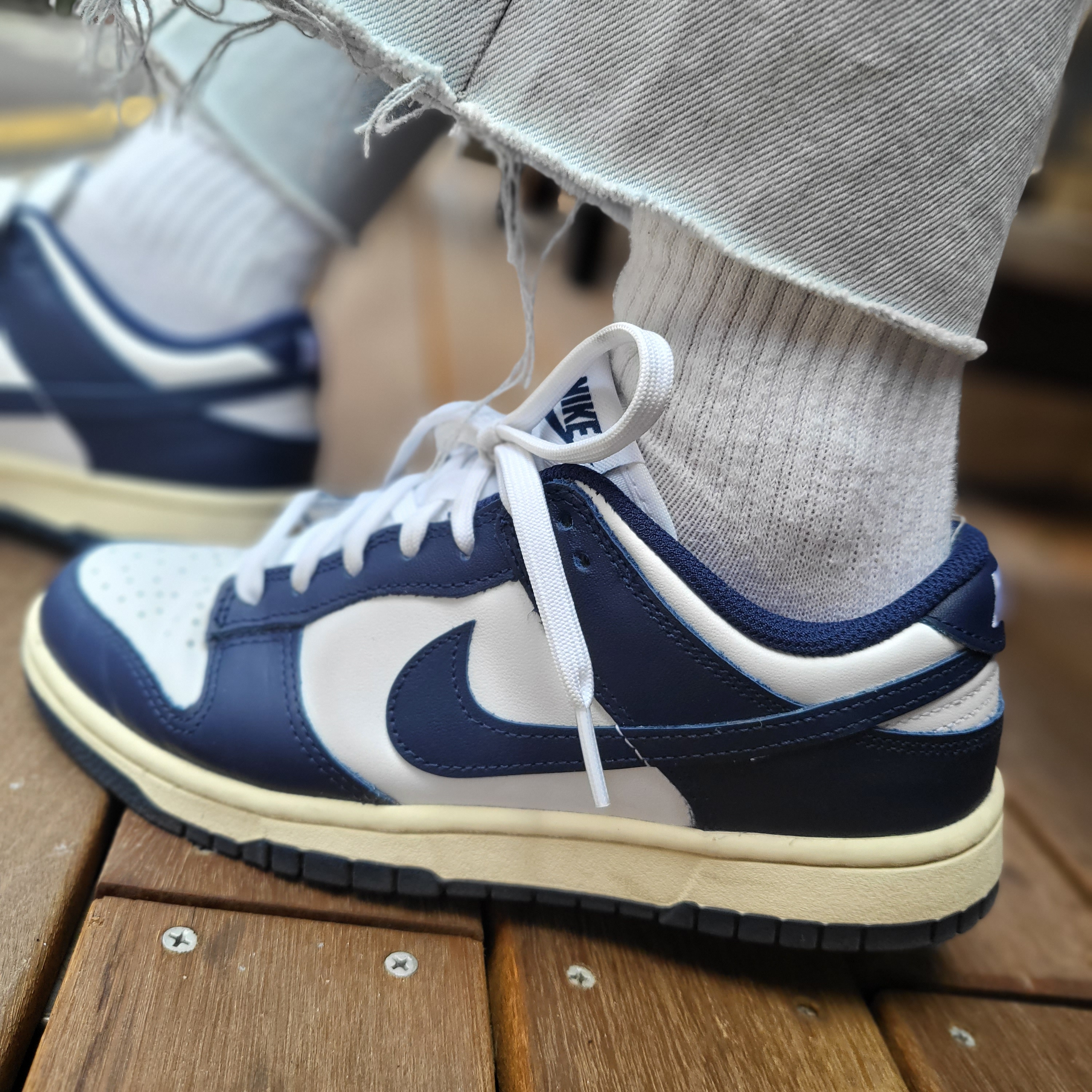 Jordan 1 Low OG Neutral Grey, (W) Nike Dunk Low Vintage Midnight Navy 착용 스타일 - 3