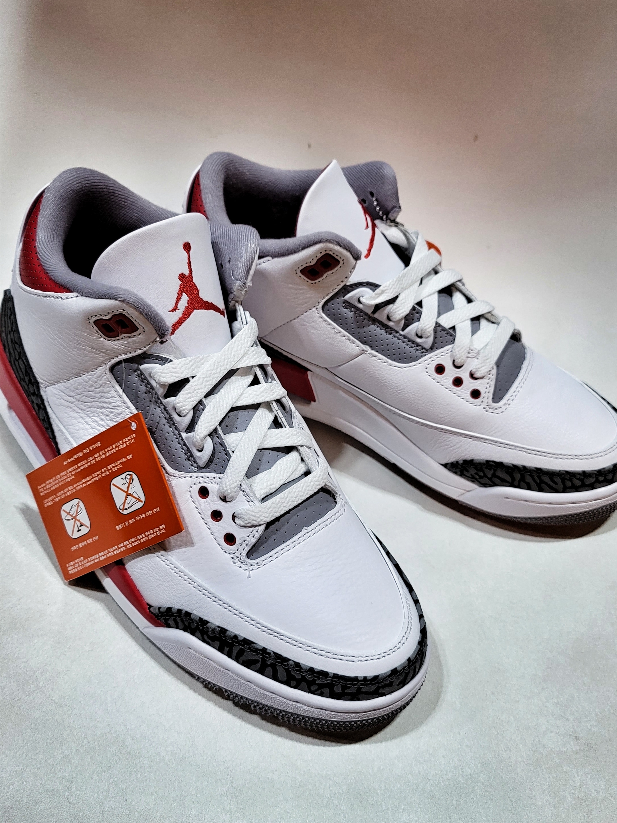 Jordan 3 Retro Fire Red 2022 착용 스타일 - 1