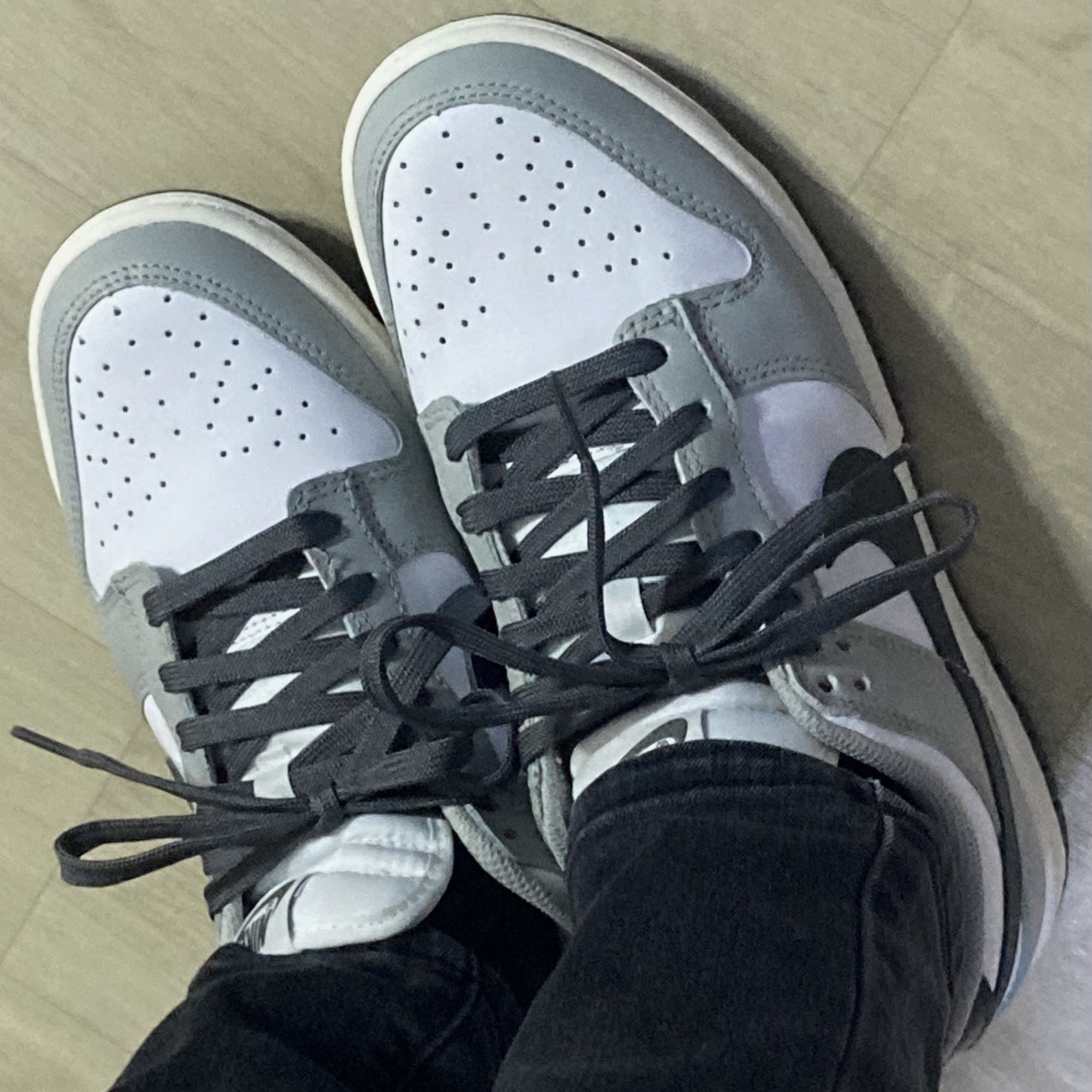 (W) Nike Dunk Low Light Smoke Grey 착용 스타일 - 2
