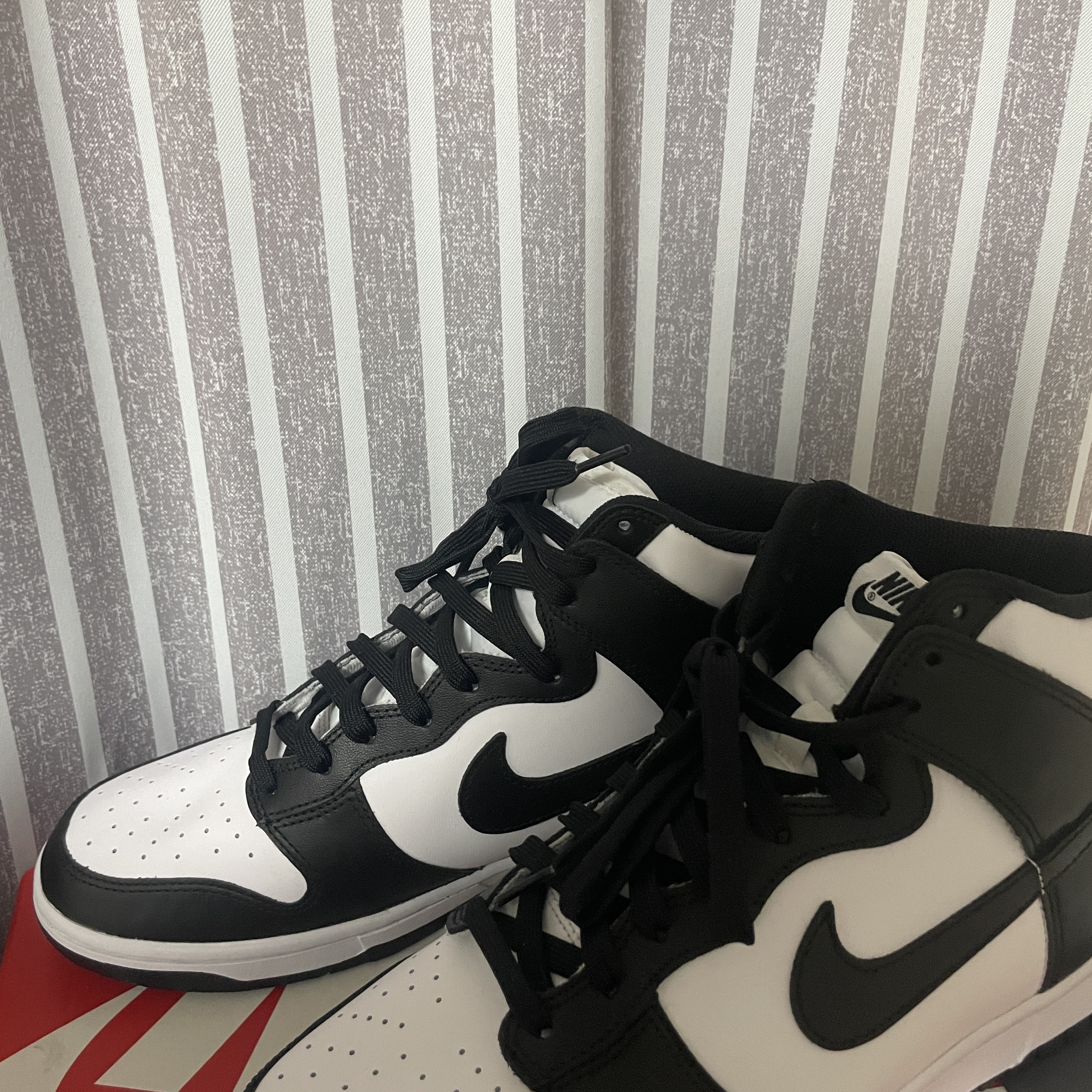 Nike Dunk High Retro Championship White 착용 스타일
