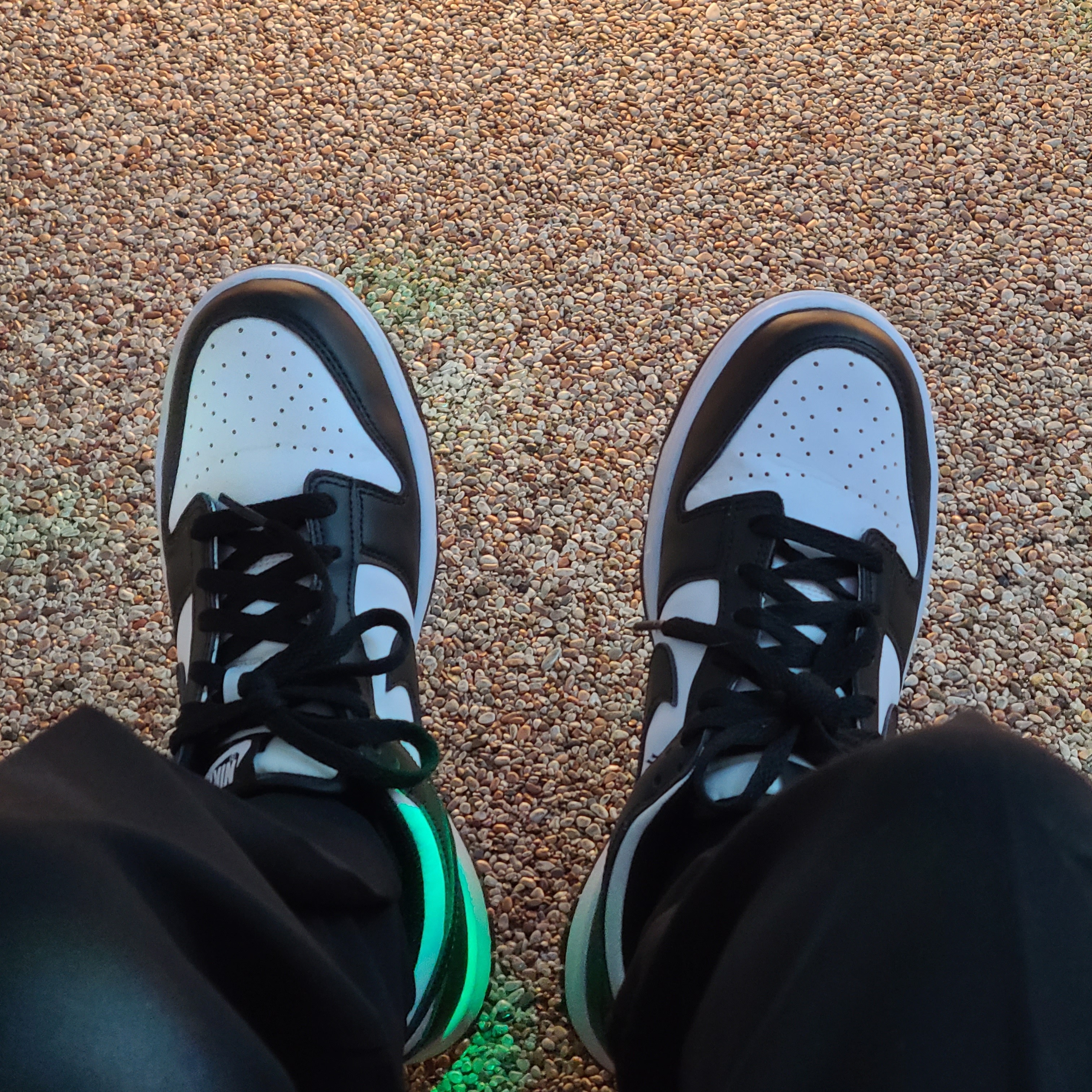 (GS) Nike Dunk Low Black 착용 스타일 - 1