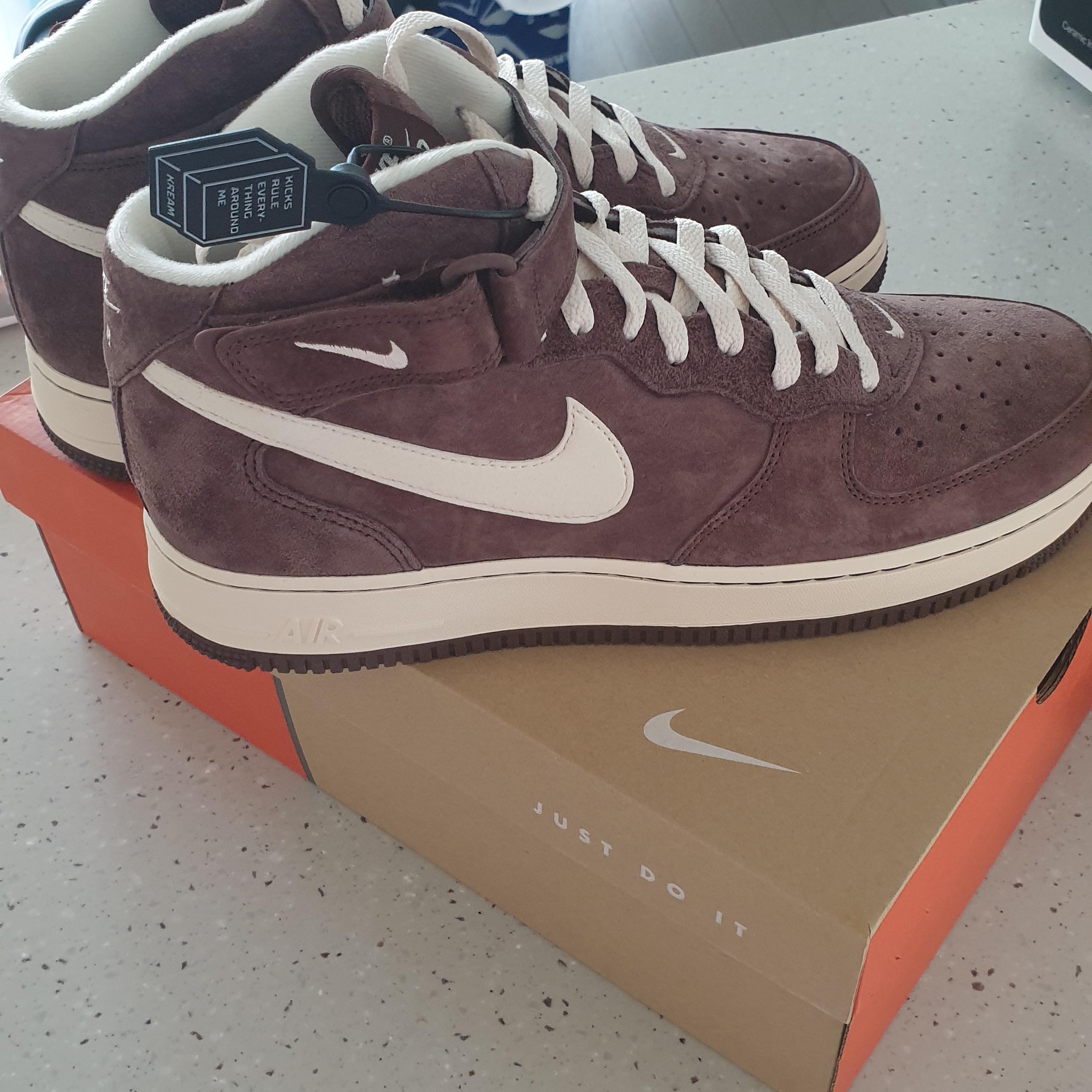 Nike Air Force 1 Mid '07 QS Chocolate 착용 스타일