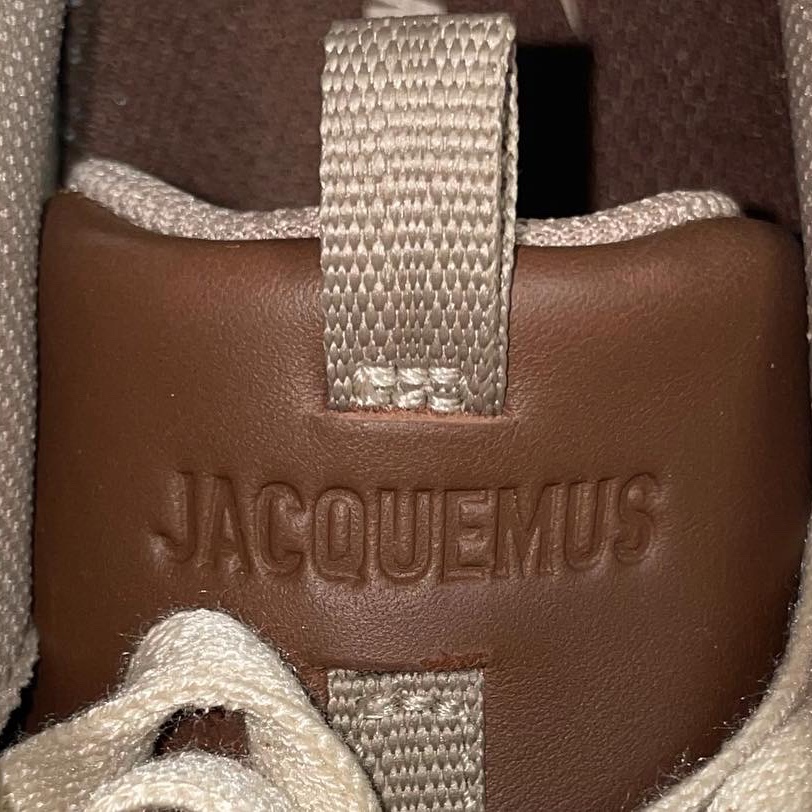 Nike x Jacquemus Air Humara LX Ale Brown and Gold, Nike x Jacquemus Bucket Hat White 착용 스타일 - 3