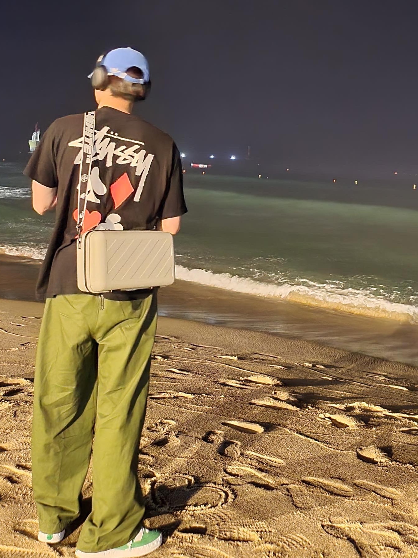 Stussy Full Deck 2 T-Shirt Black, Adidas Adimatic Green 착용 스타일 - 1