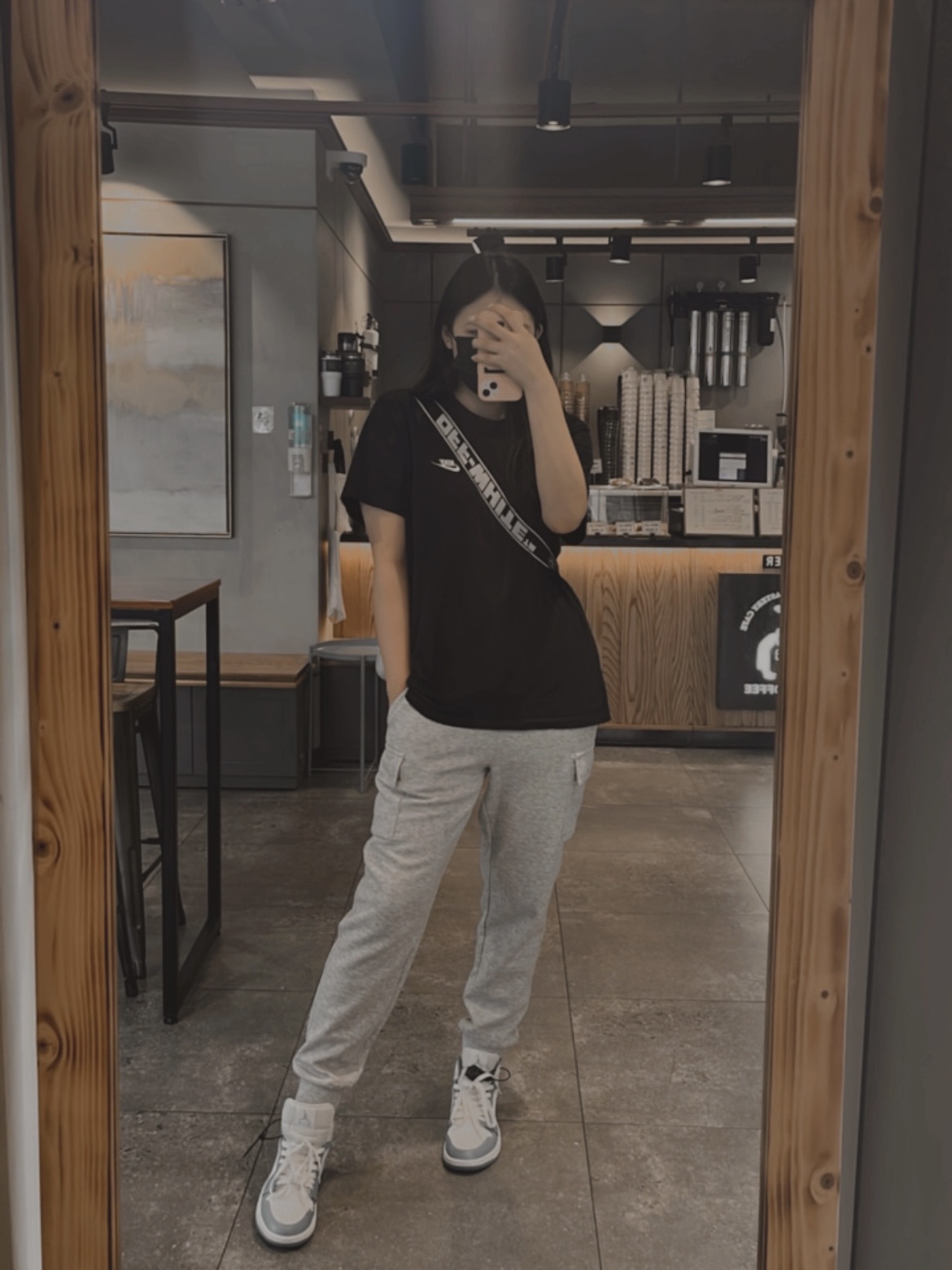 (W) Jordan 1 Mid Sail and Worn Blue, Off-White x Amore Pacific Protection Box (Without Cosmetics) 착용 스타일