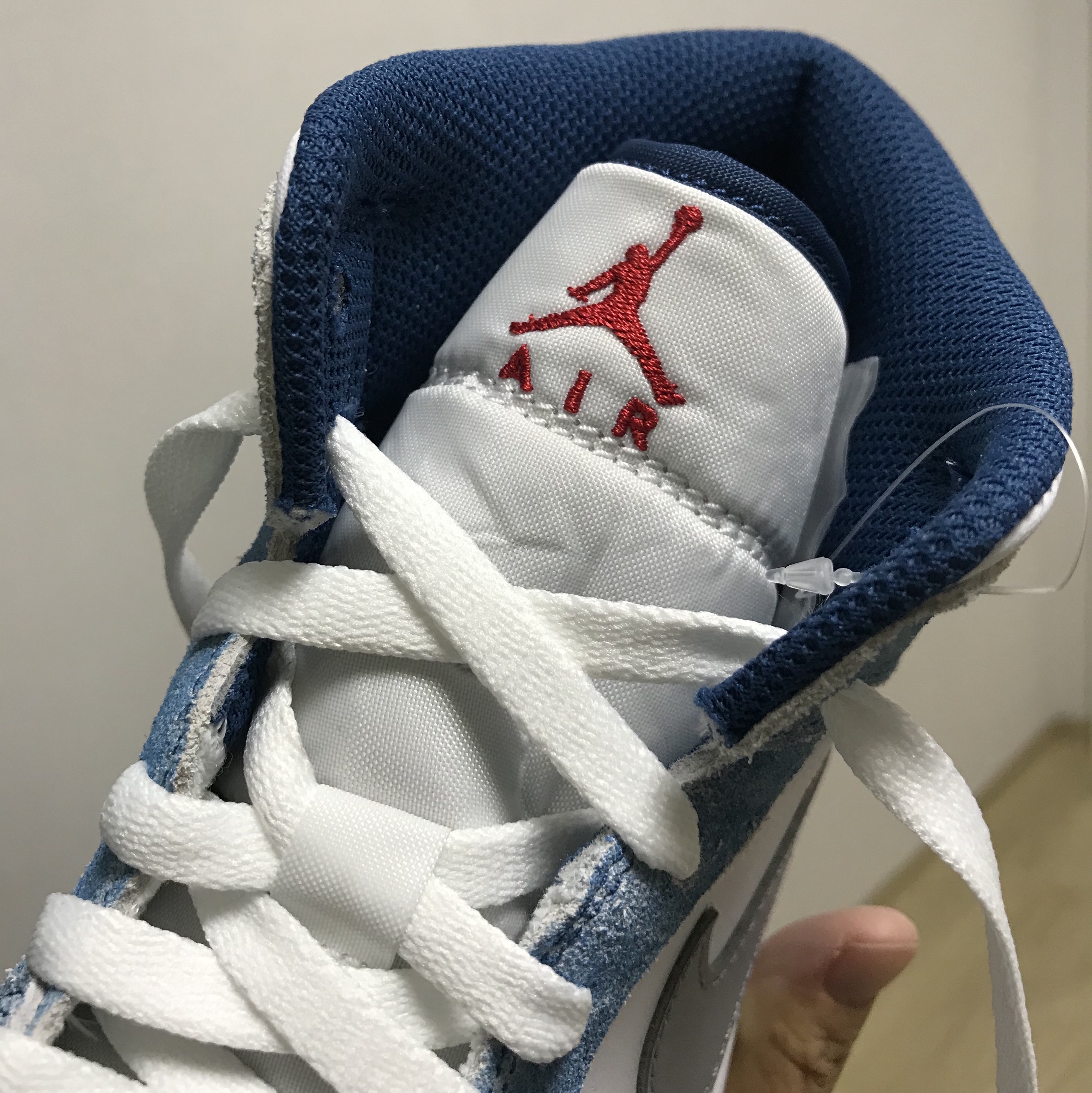 Jordan 1 Mid SE French Blue Fire Red 착용 스타일 - 2
