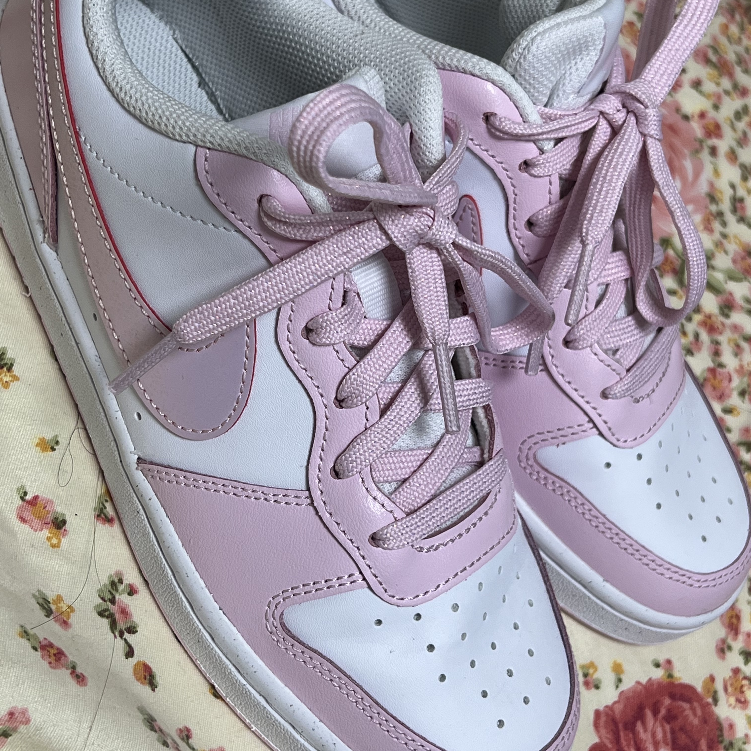 (GS) Nike Court Borough 2 SE White Pink Foam 착용 스타일