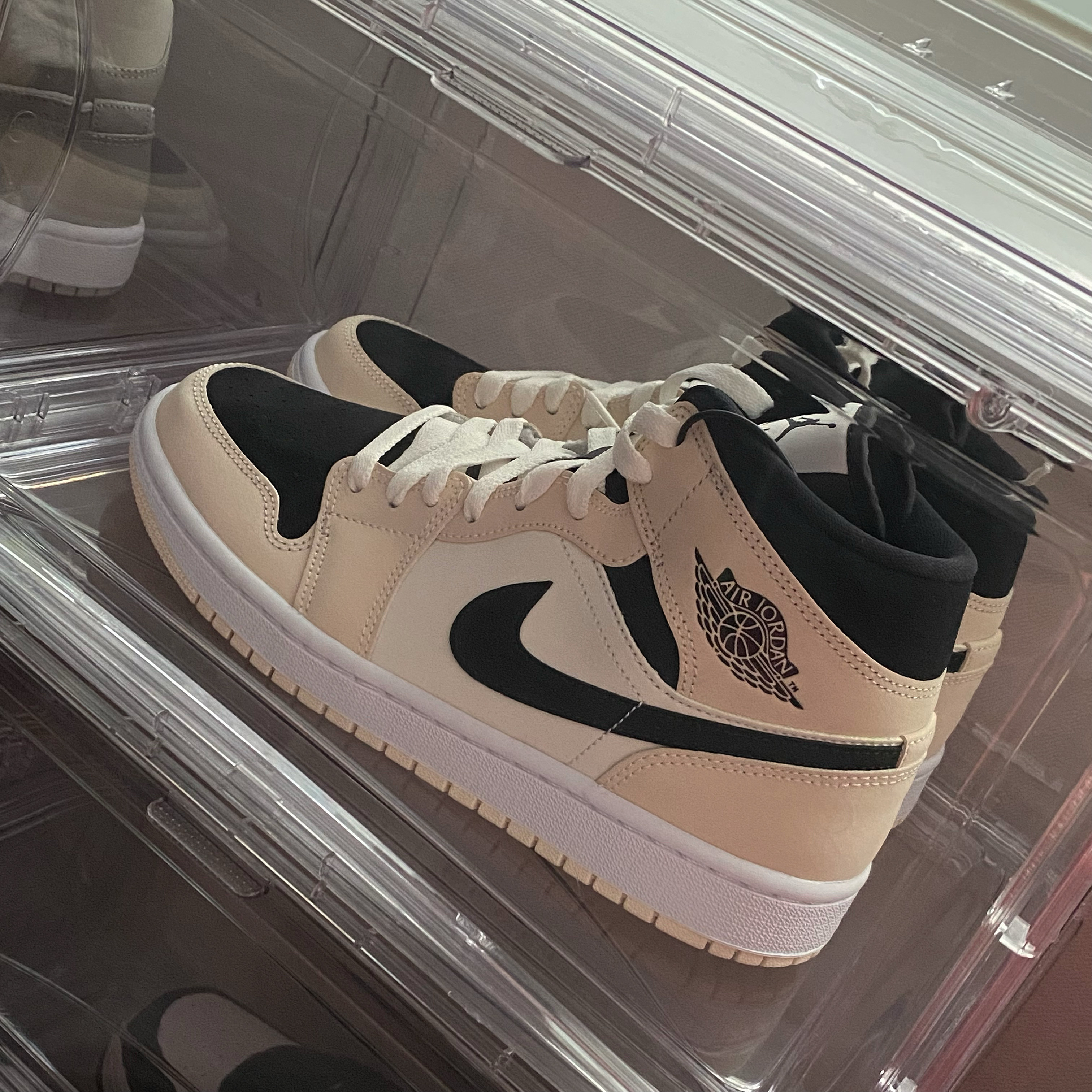 (W) Jordan 1 Mid Barely Orange 착용 스타일 - 2