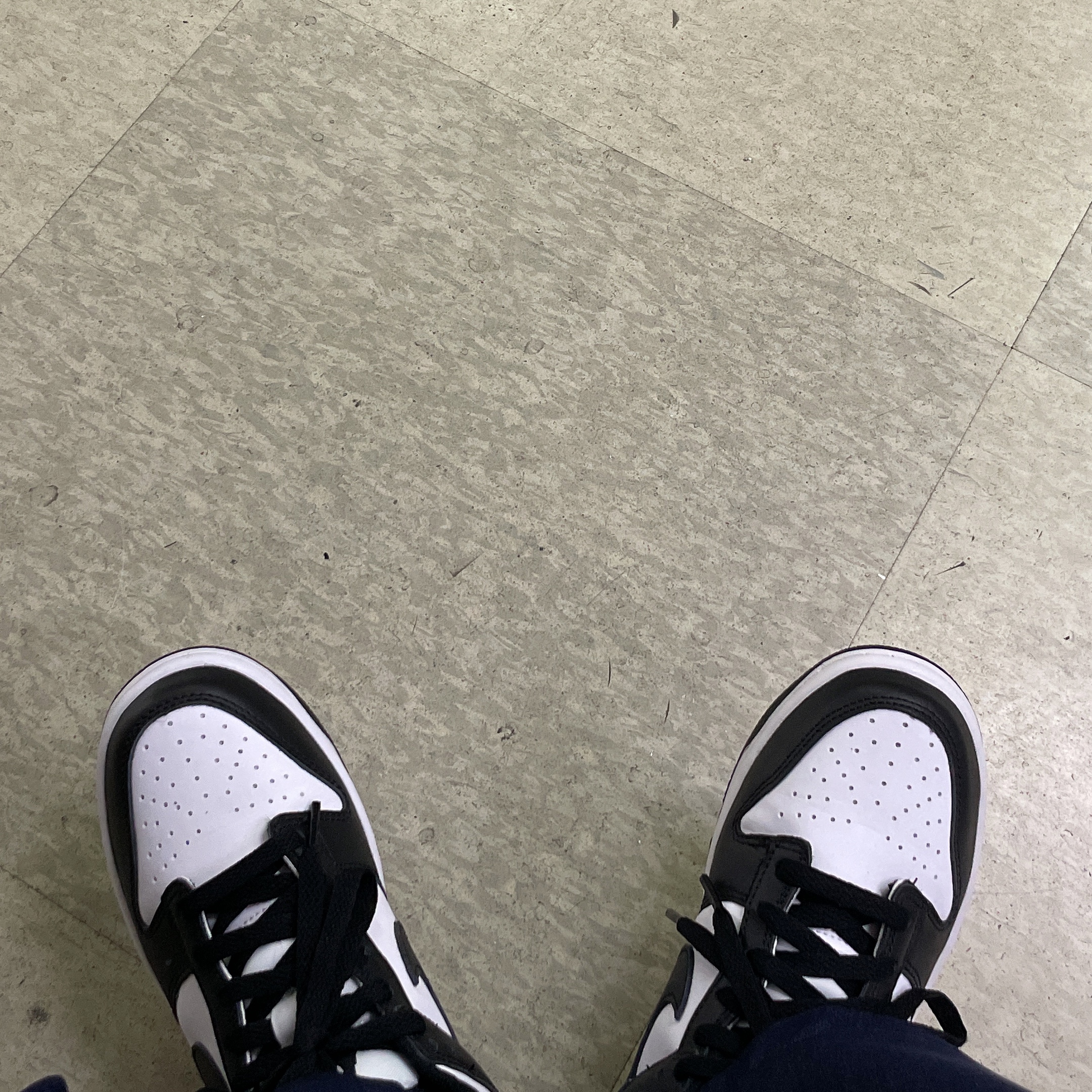 (GS) Nike Dunk Low Black 착용 스타일